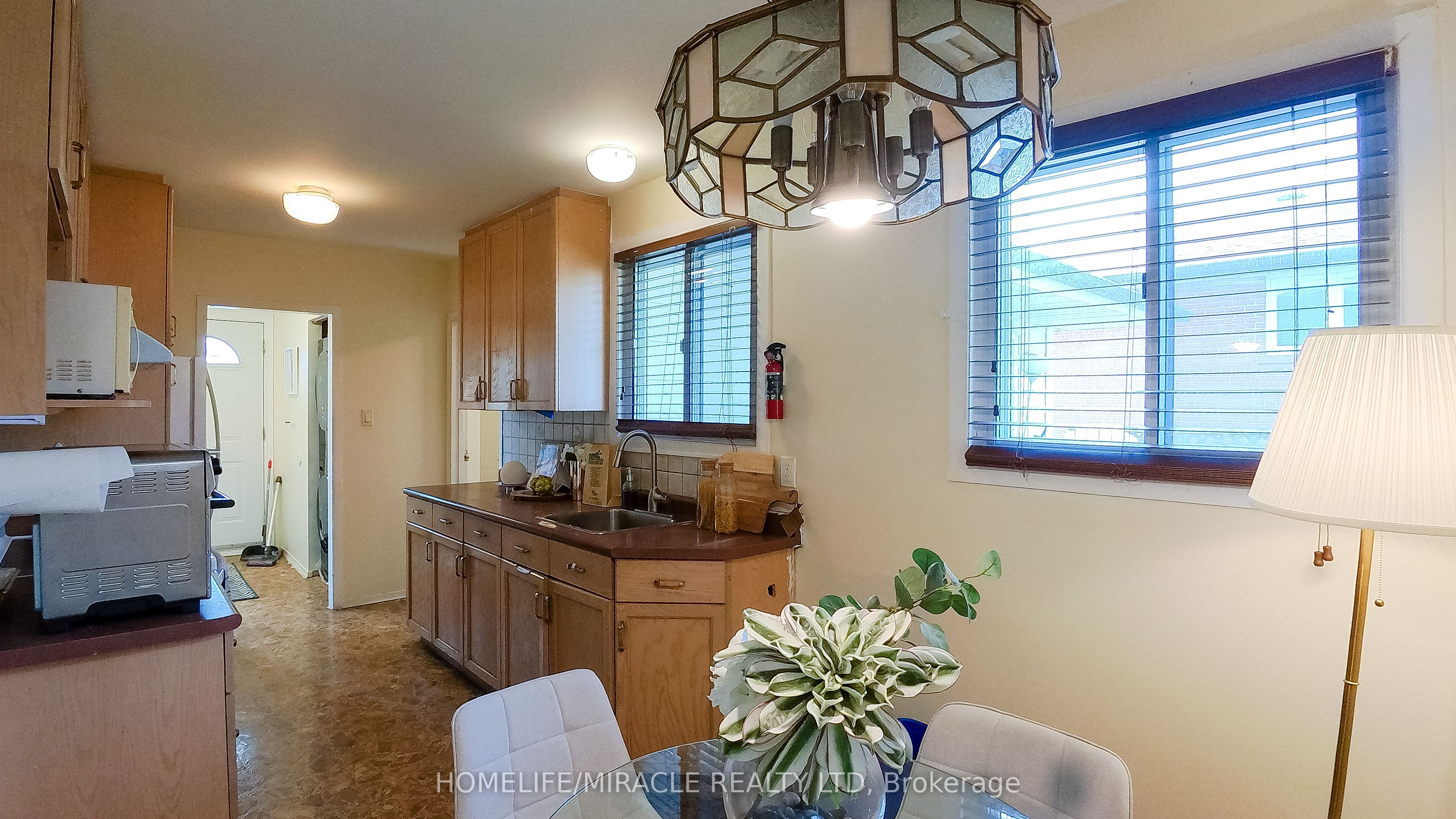 897 Antonio Street Property Photo 9