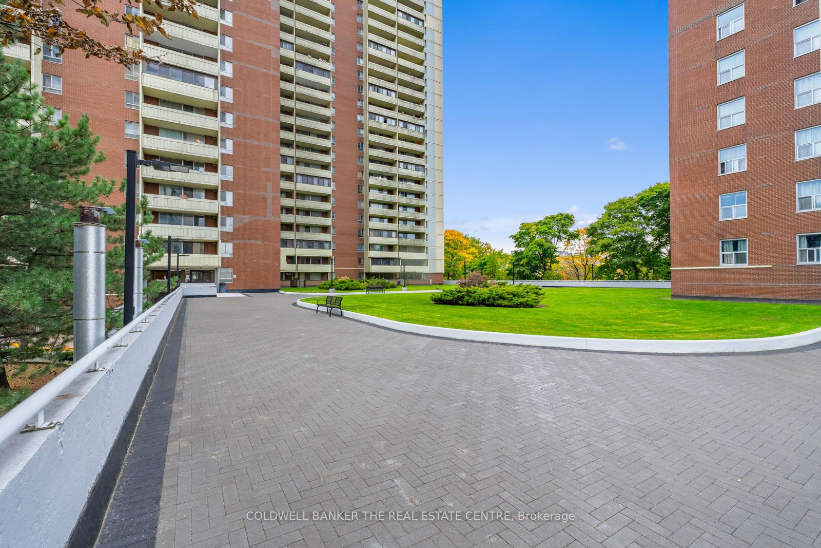 #ph 15 - 1 Massey Square Property Photo 6
