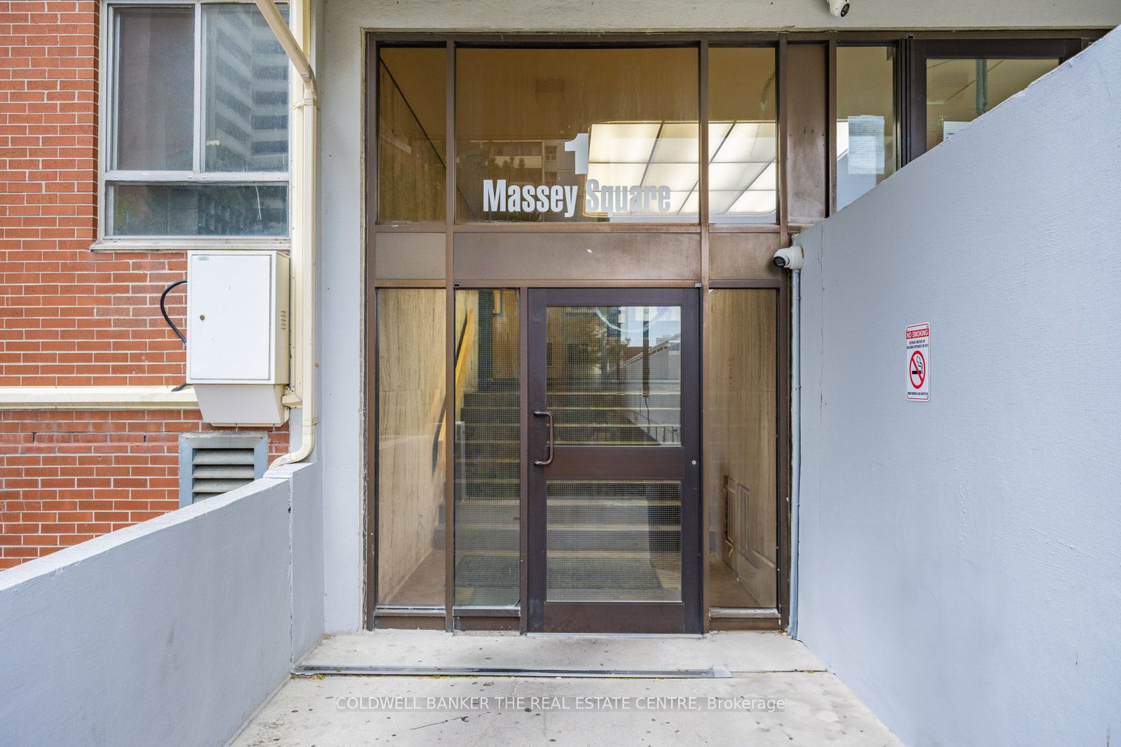 #ph 15 - 1 Massey Square Property Photo 7