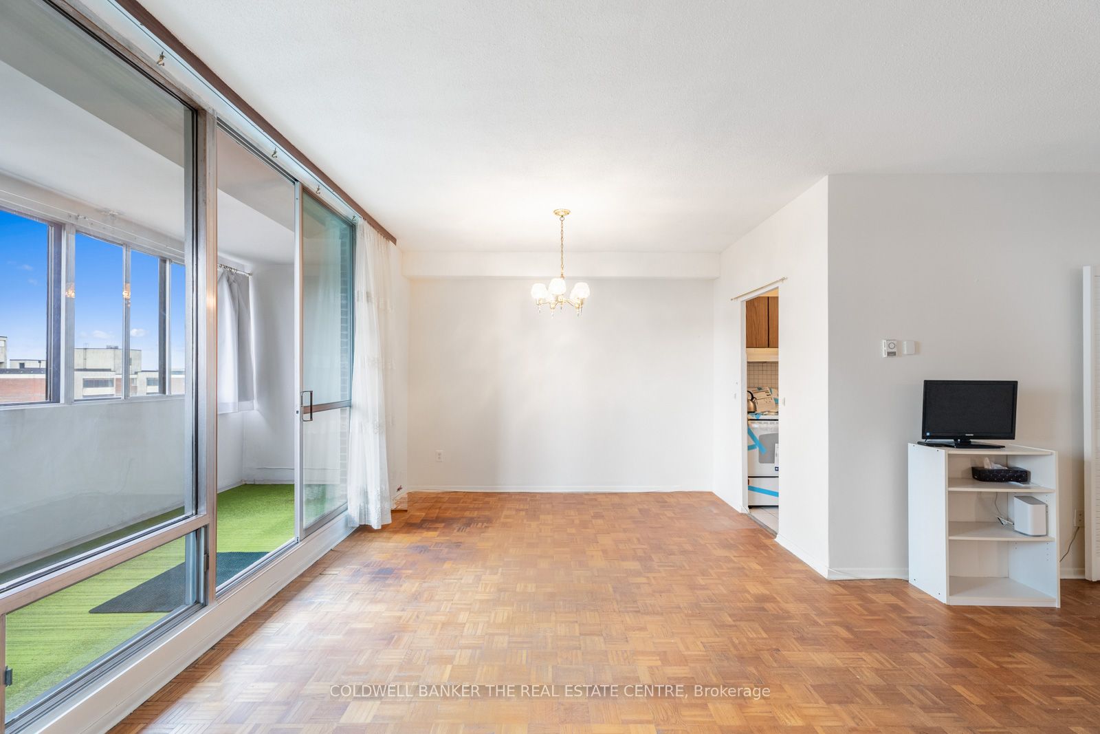 #ph 15 - 1 Massey Square Property Photo 10