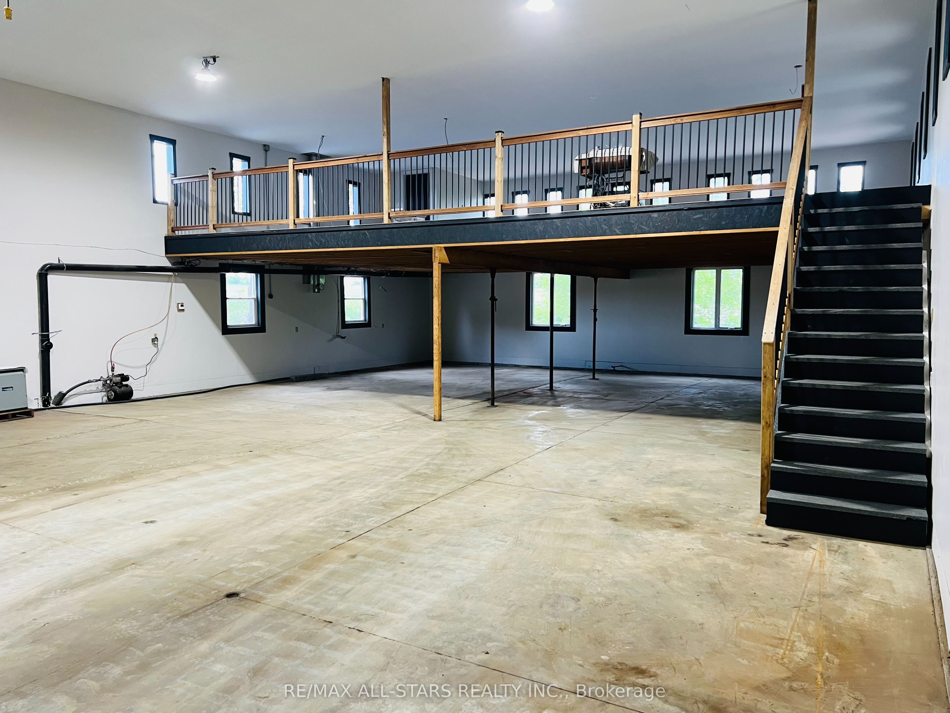 22990 Highway 12 Property Photo 6