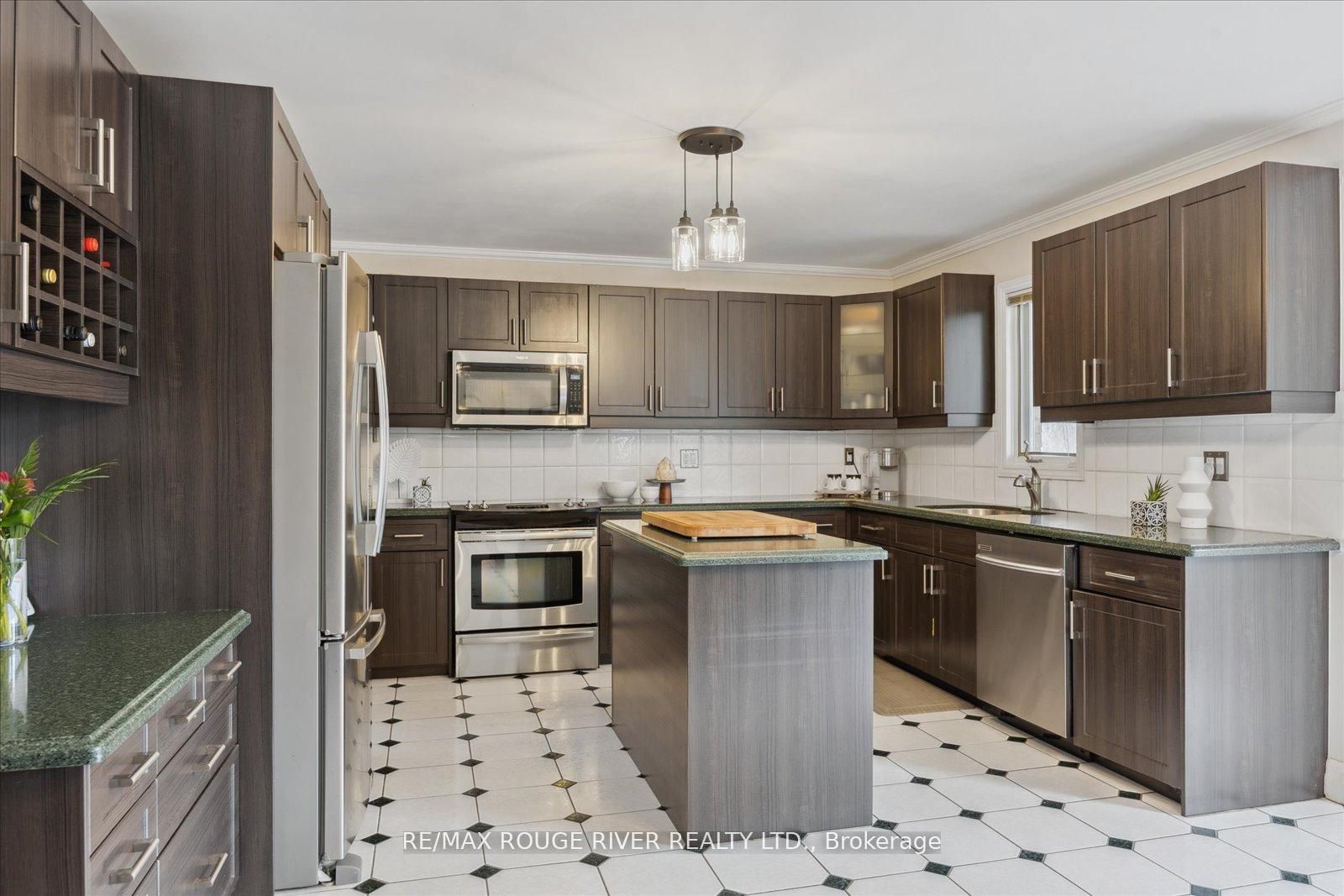 921 Duncannon Drive Property Photo 17
