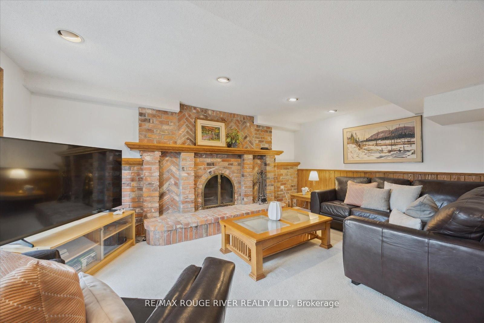 921 Duncannon Drive Property Photo 33