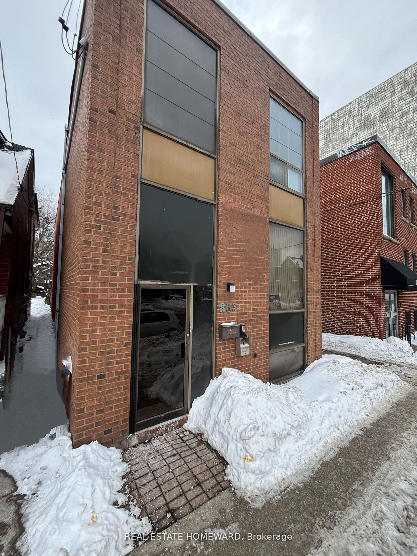 #Upper - 863 Broadview Avenue Property Photo 1