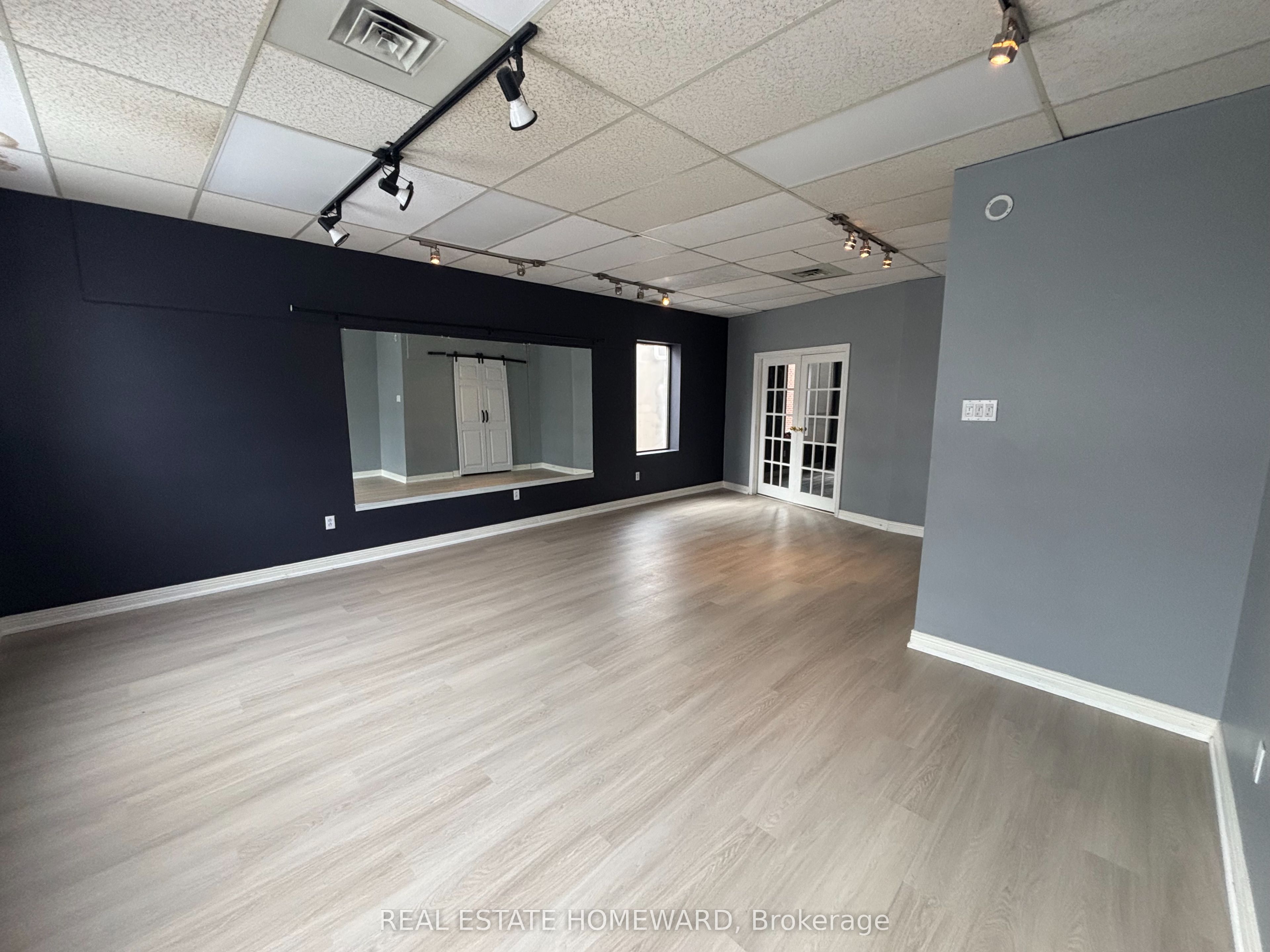 863 Broadview Avenue Upper Property Photo 2