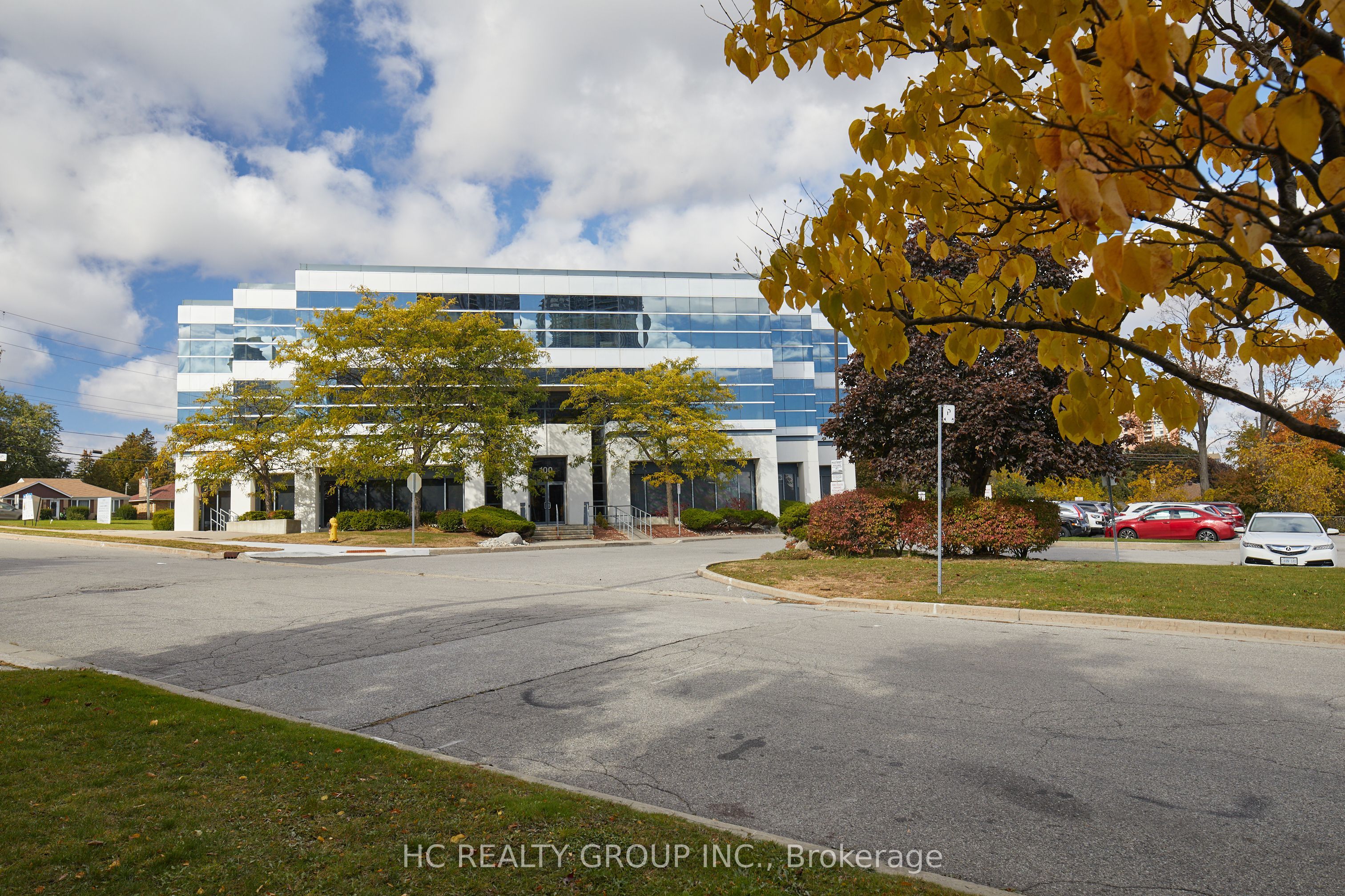 #201 - 100 Cowdray Court Property Photo 1