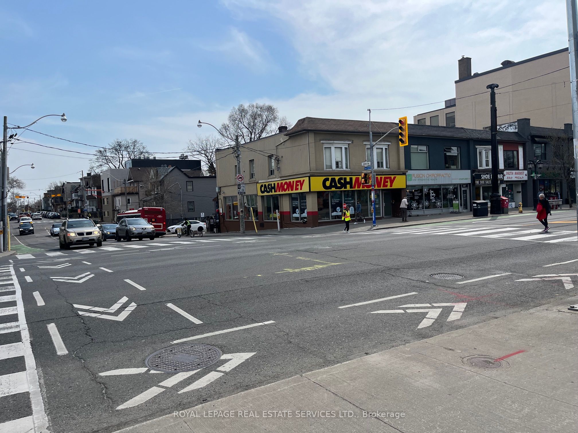 851 Danforth Avenue Property Photo 3