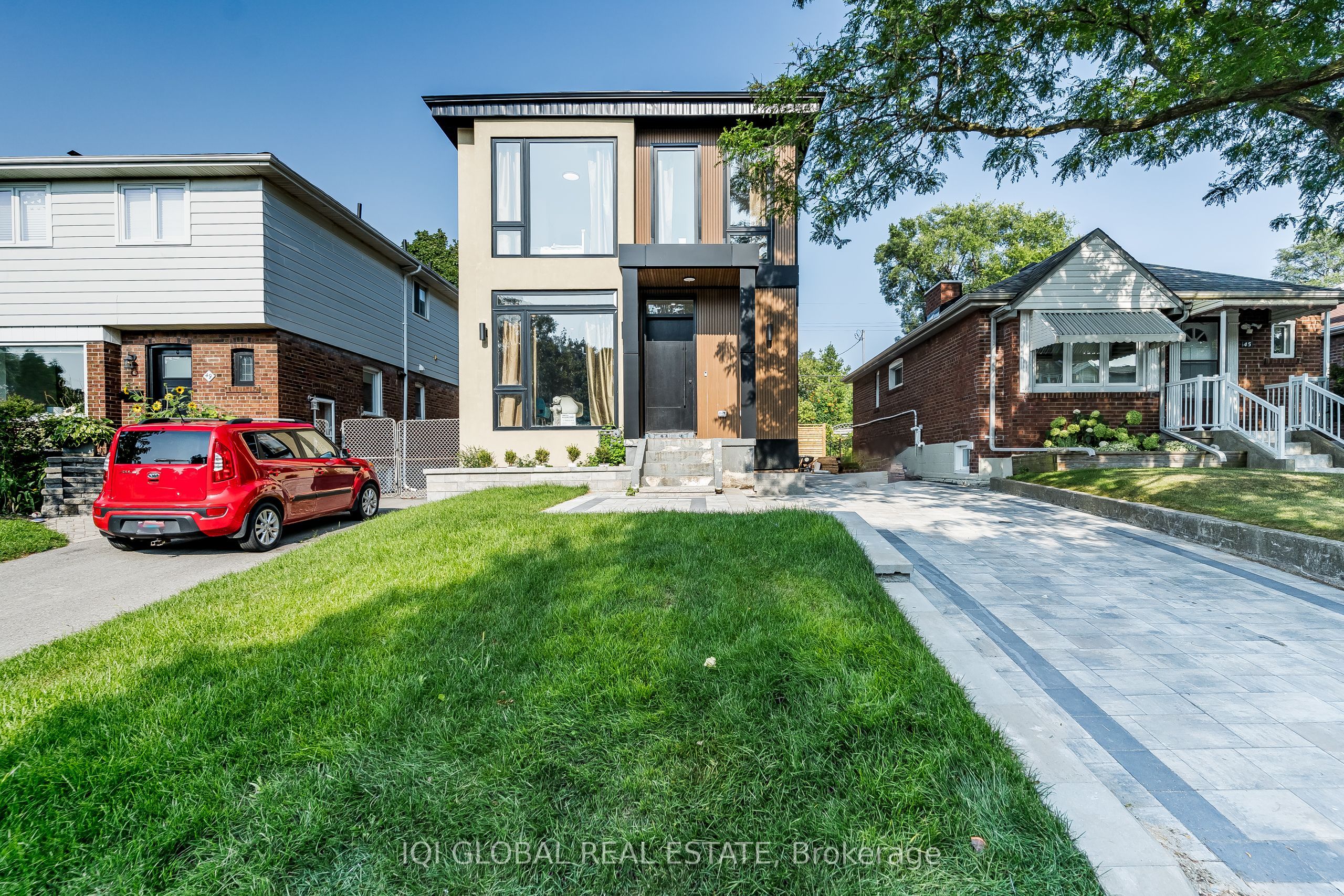 47 Manderley Drive Property Photo 1
