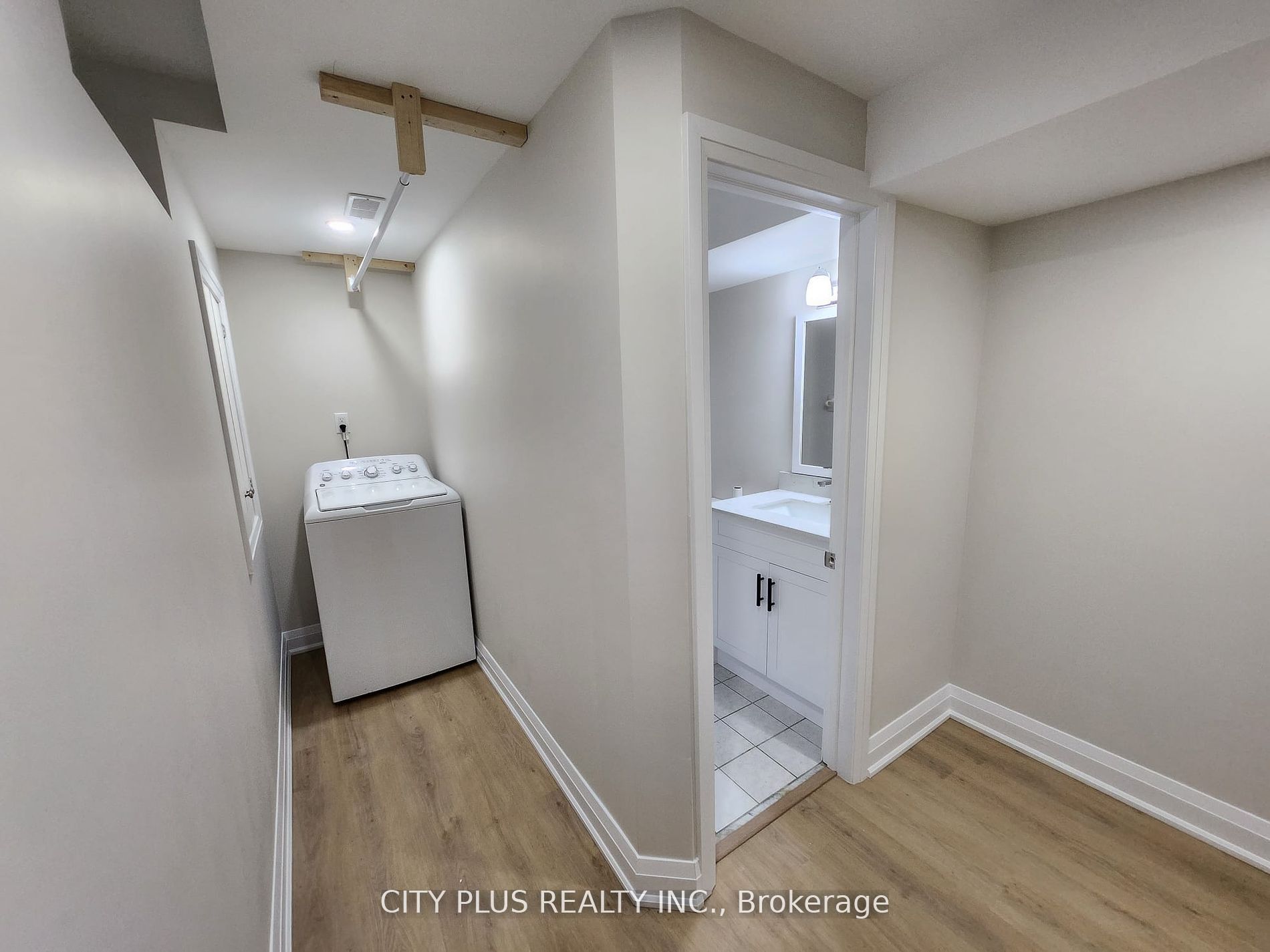 197 Mclevin Avenue Bsmt Property Photo 4