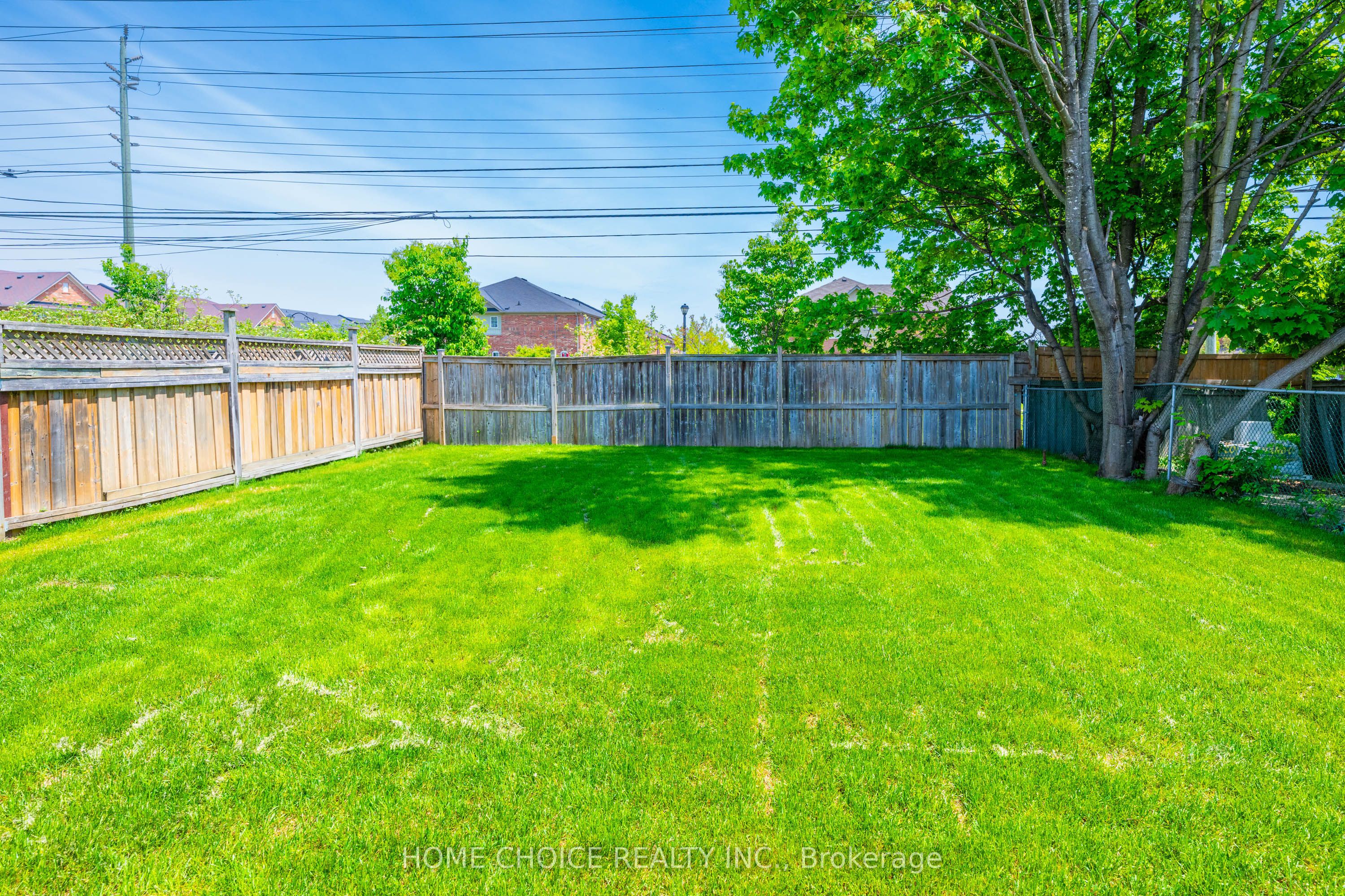 11 Thorncroft Crescent Property Photo 31
