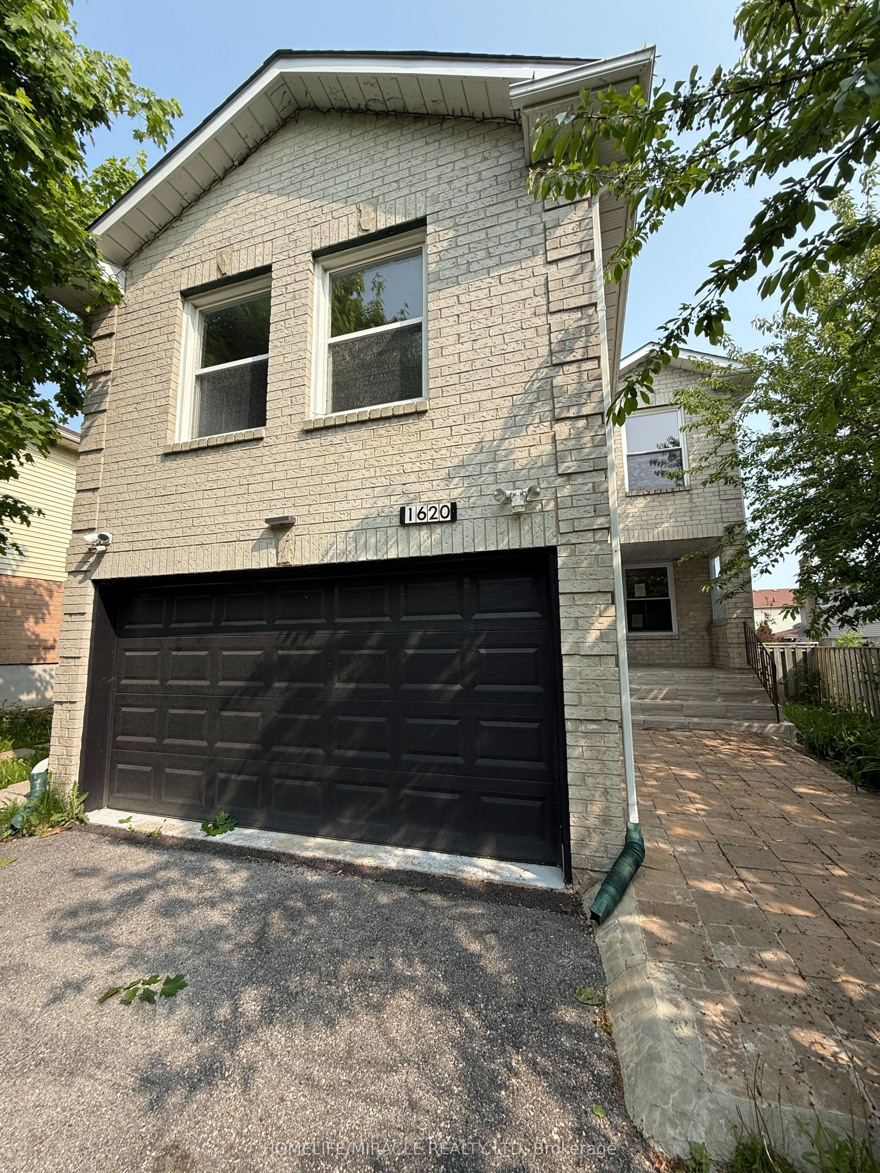 1620 McBrady Crescent Property Photo 1