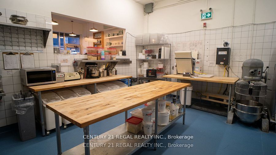 1505 Gerrard Street E Property Photo 4