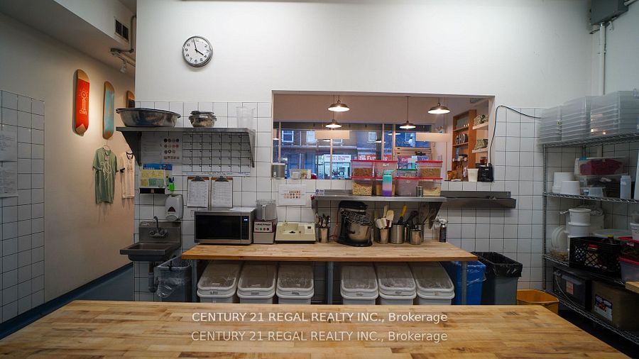 1505 Gerrard Street E Property Photo 7