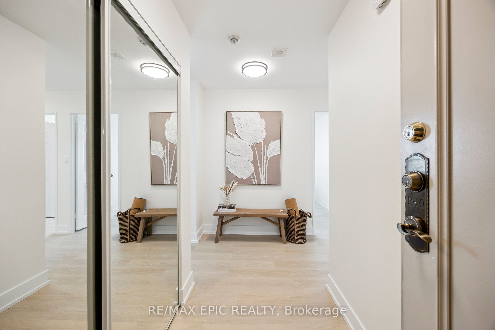 30 Thunder Grove Ph10 Property Photo 1