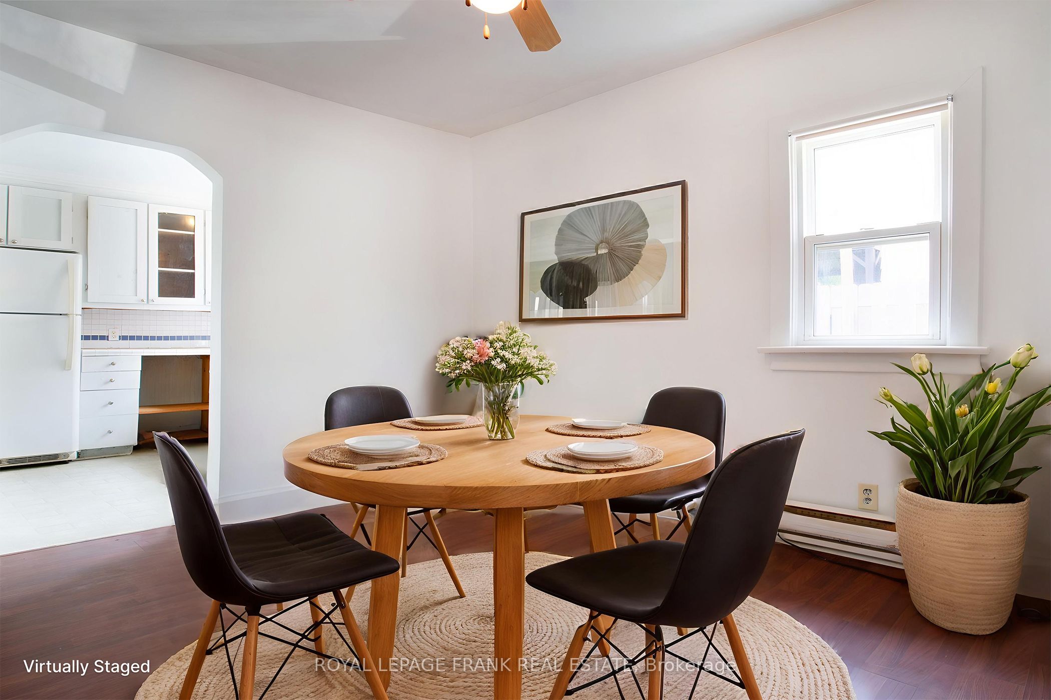 377 Adelaide Avenue W Property Photo 6