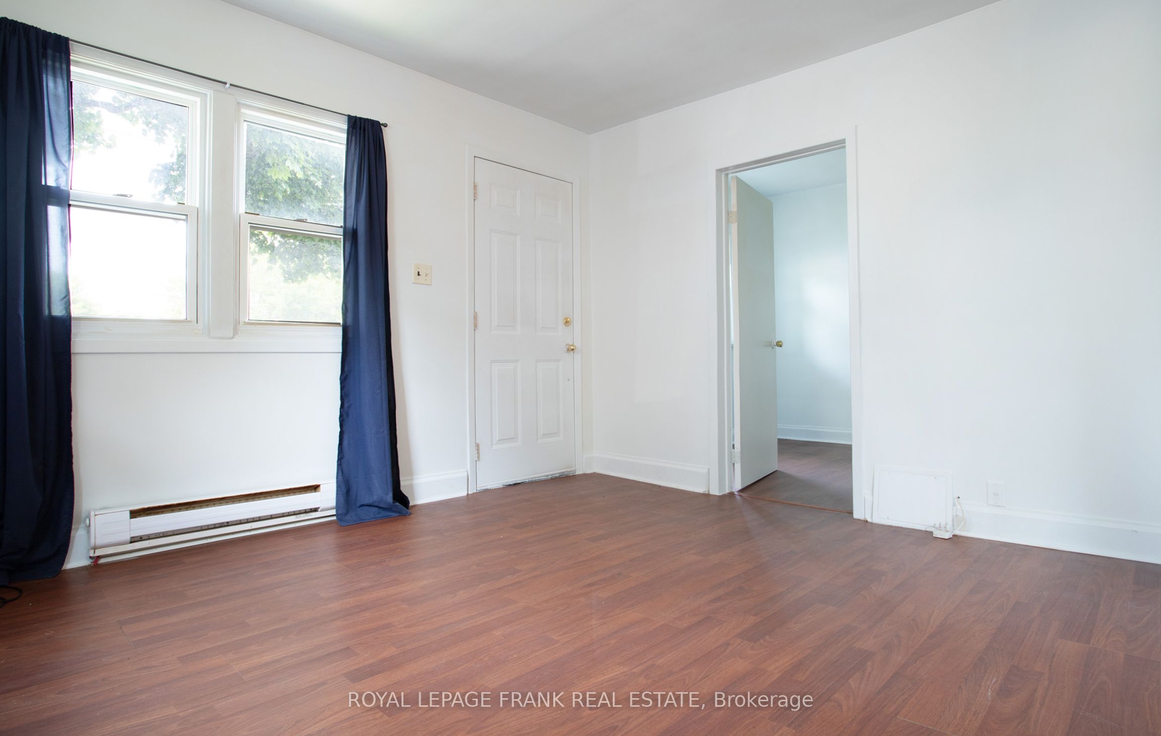 377 Adelaide Avenue W Property Photo 9