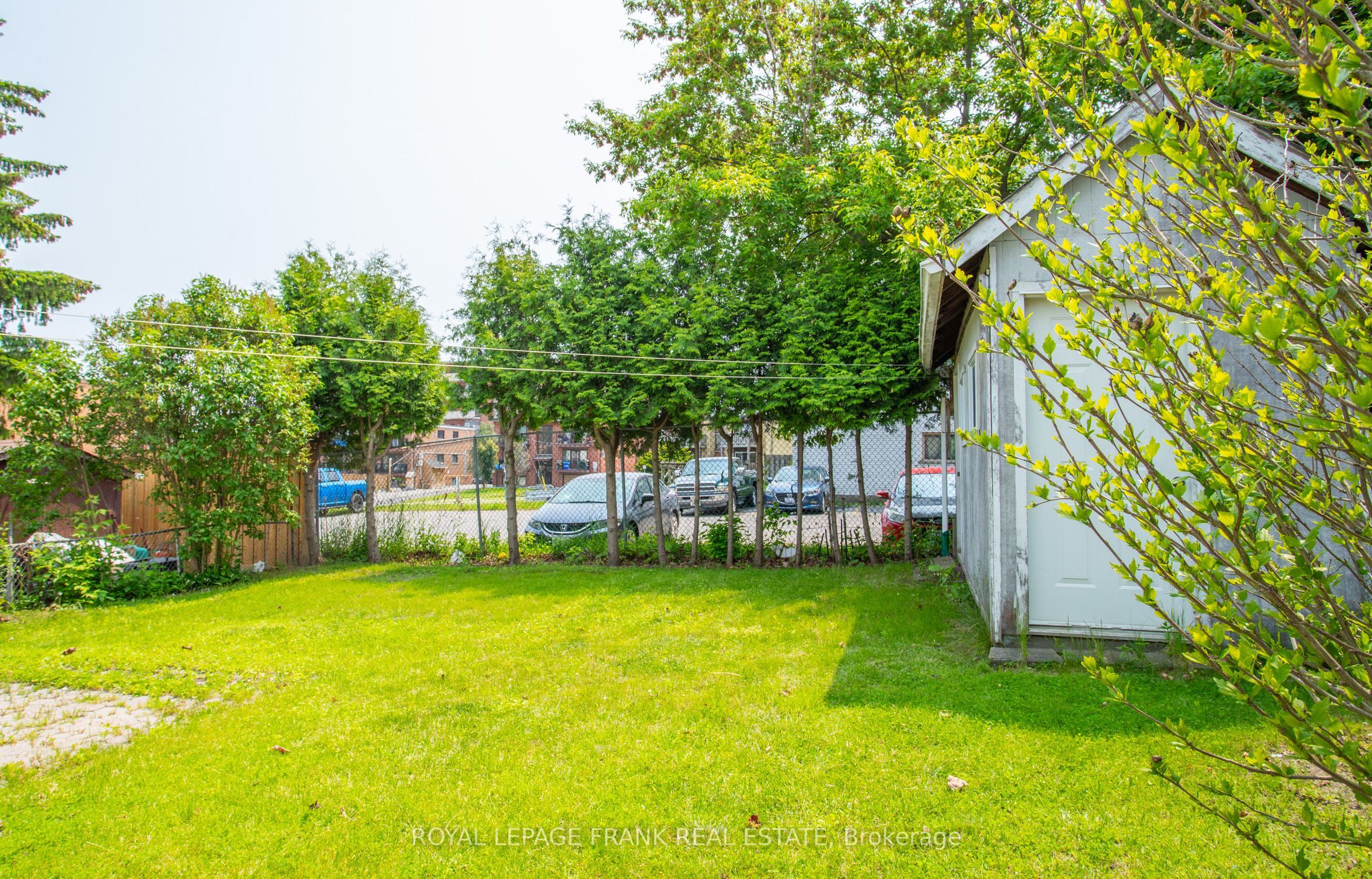 377 Adelaide Avenue W Property Photo 24