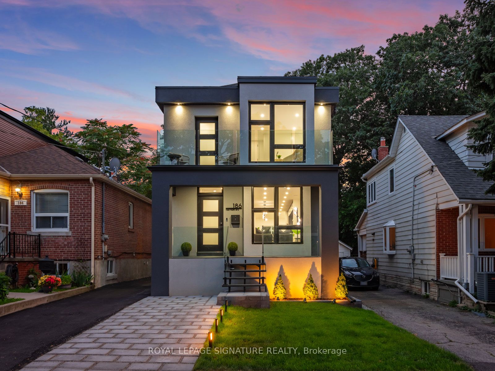186 Oak Park Avenue Property Photo 1