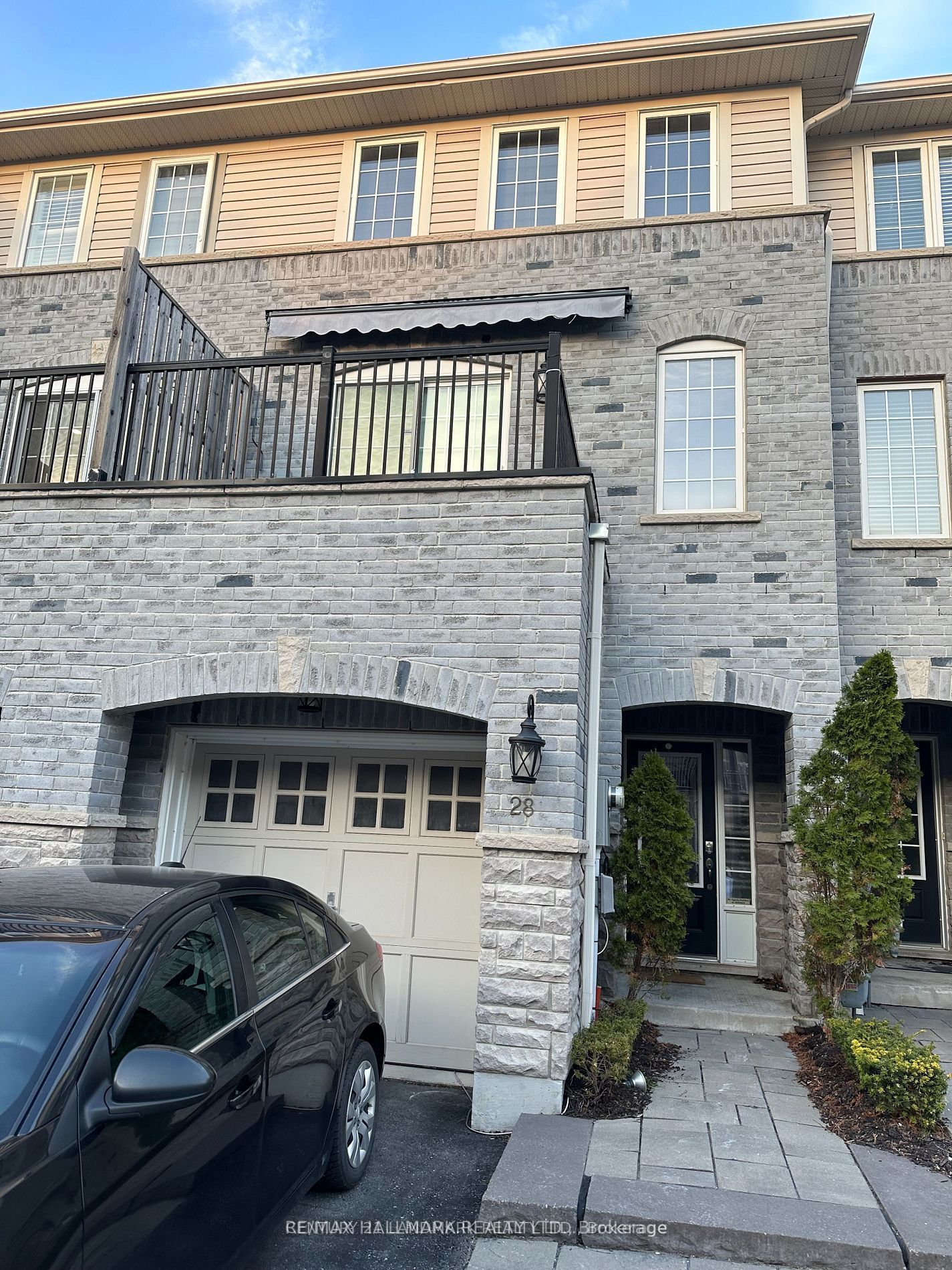 #main - 28 Blunden Rd Property Photo 1