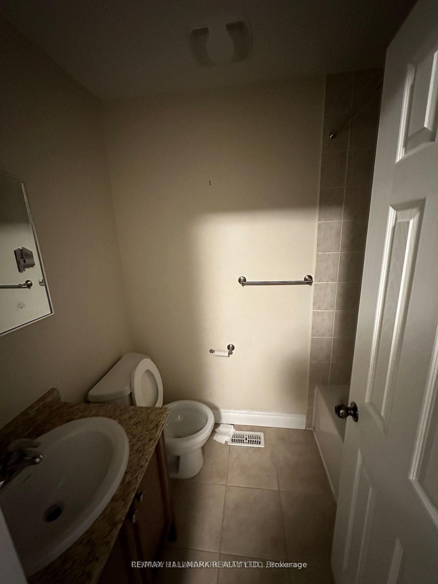 #main - 28 Blunden Rd Property Photo 7