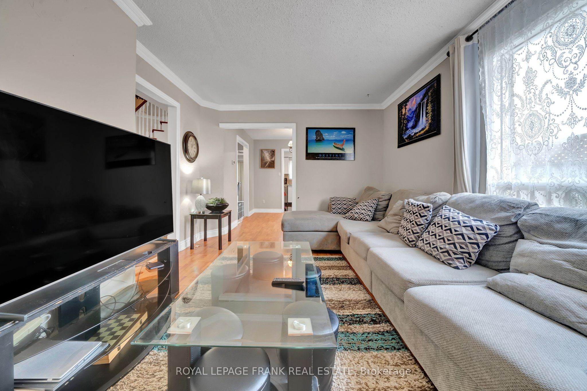 848 Attersley Drive Property Photo 8
