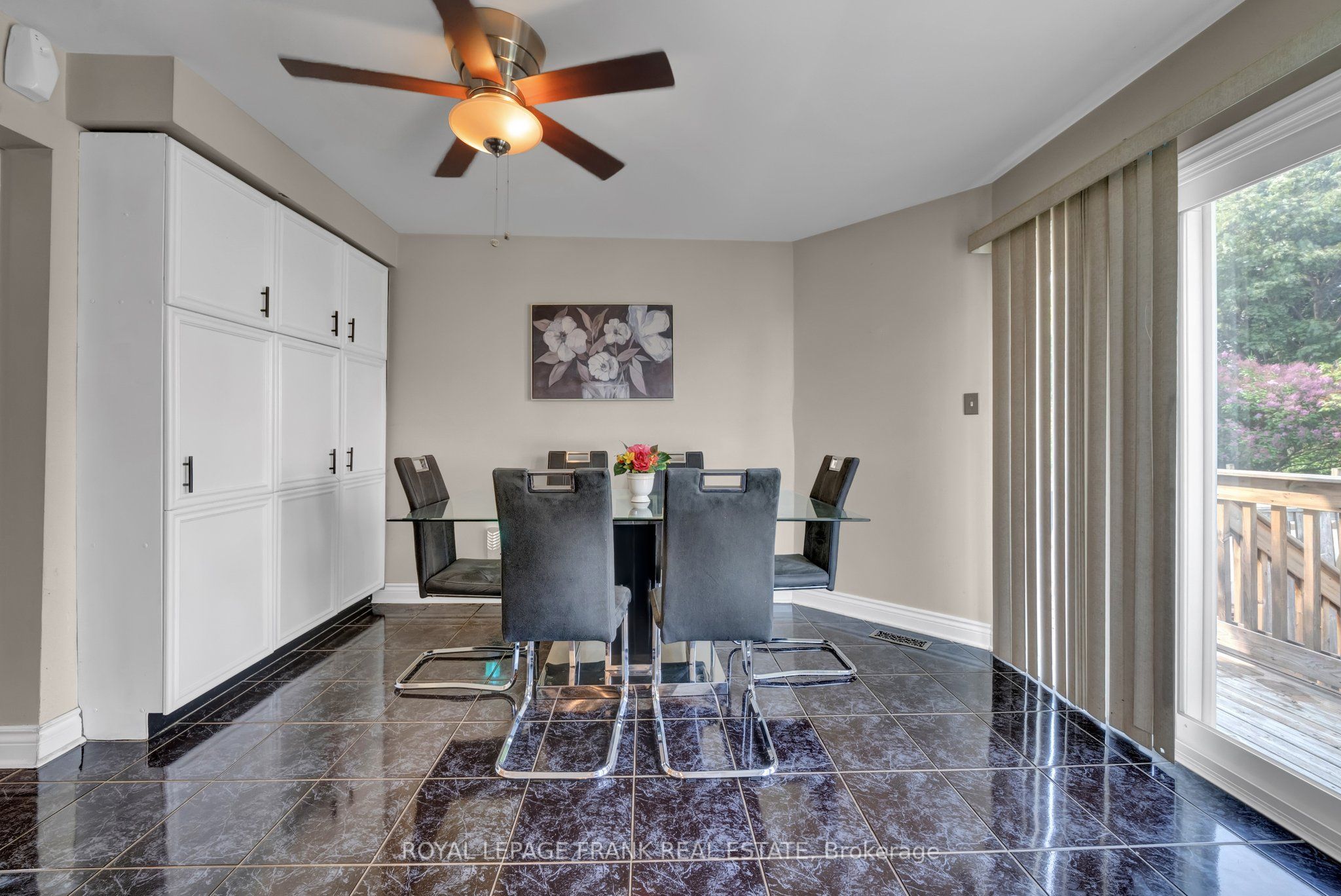848 Attersley Drive Property Photo 13