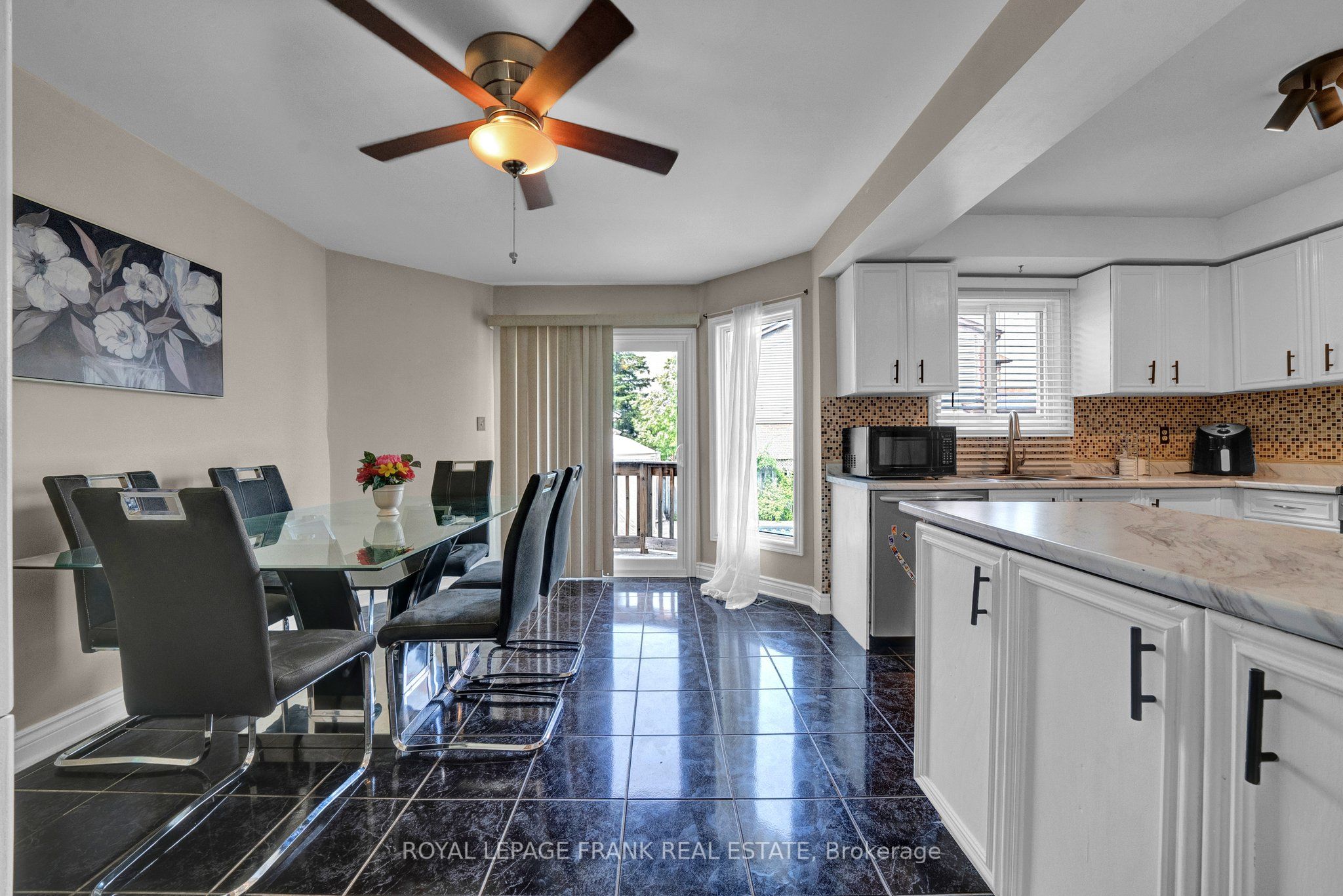 848 Attersley Drive Property Photo 19