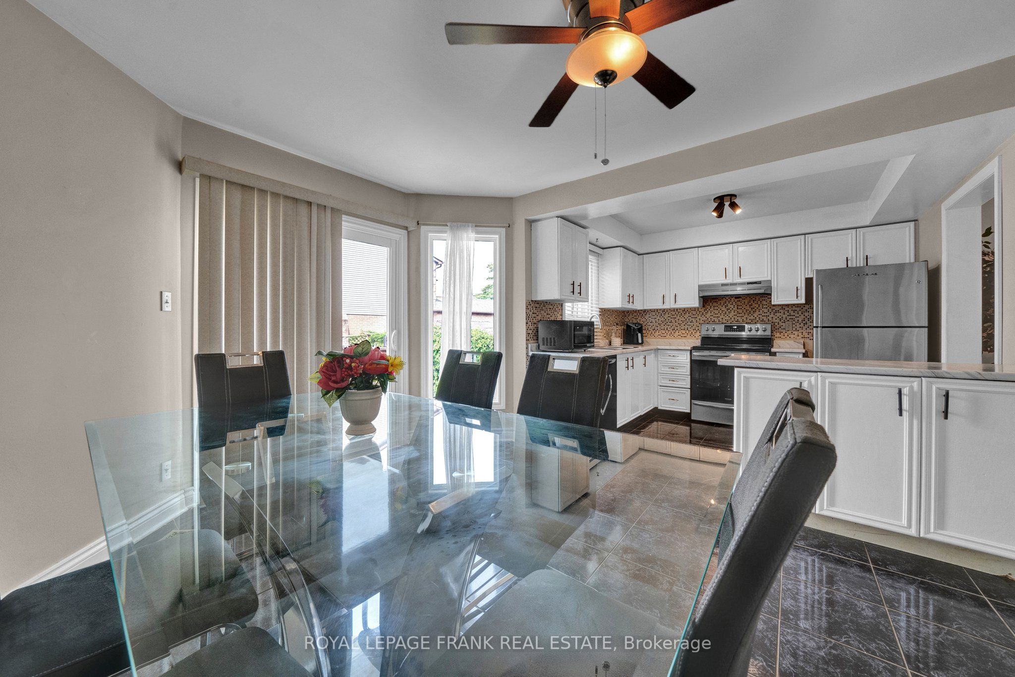 848 Attersley Drive Property Photo 22