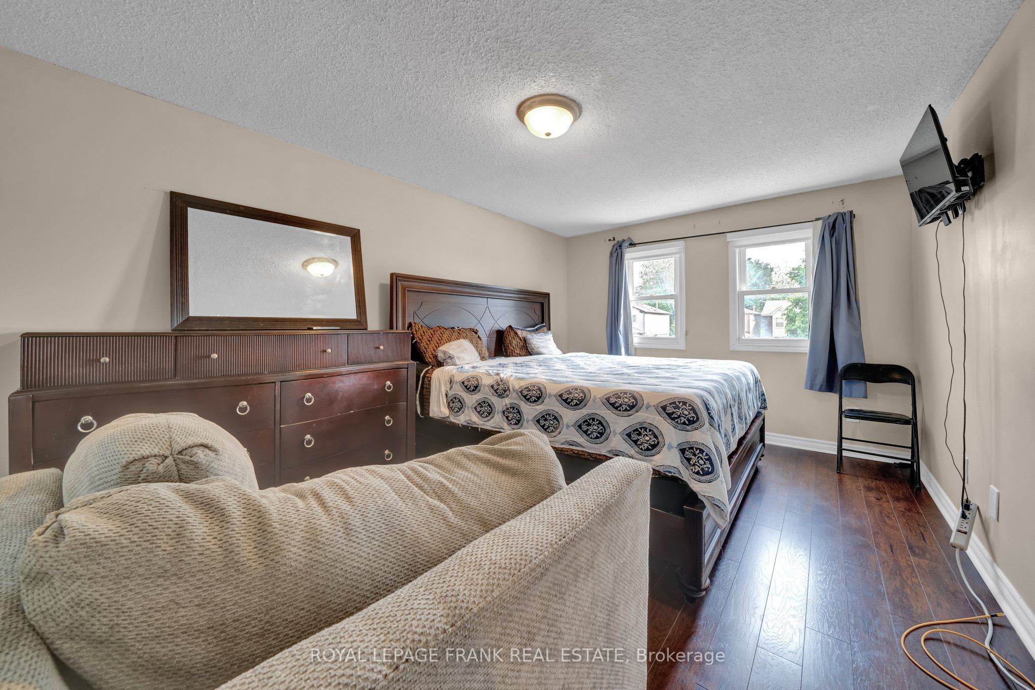 848 Attersley Drive Property Photo 25