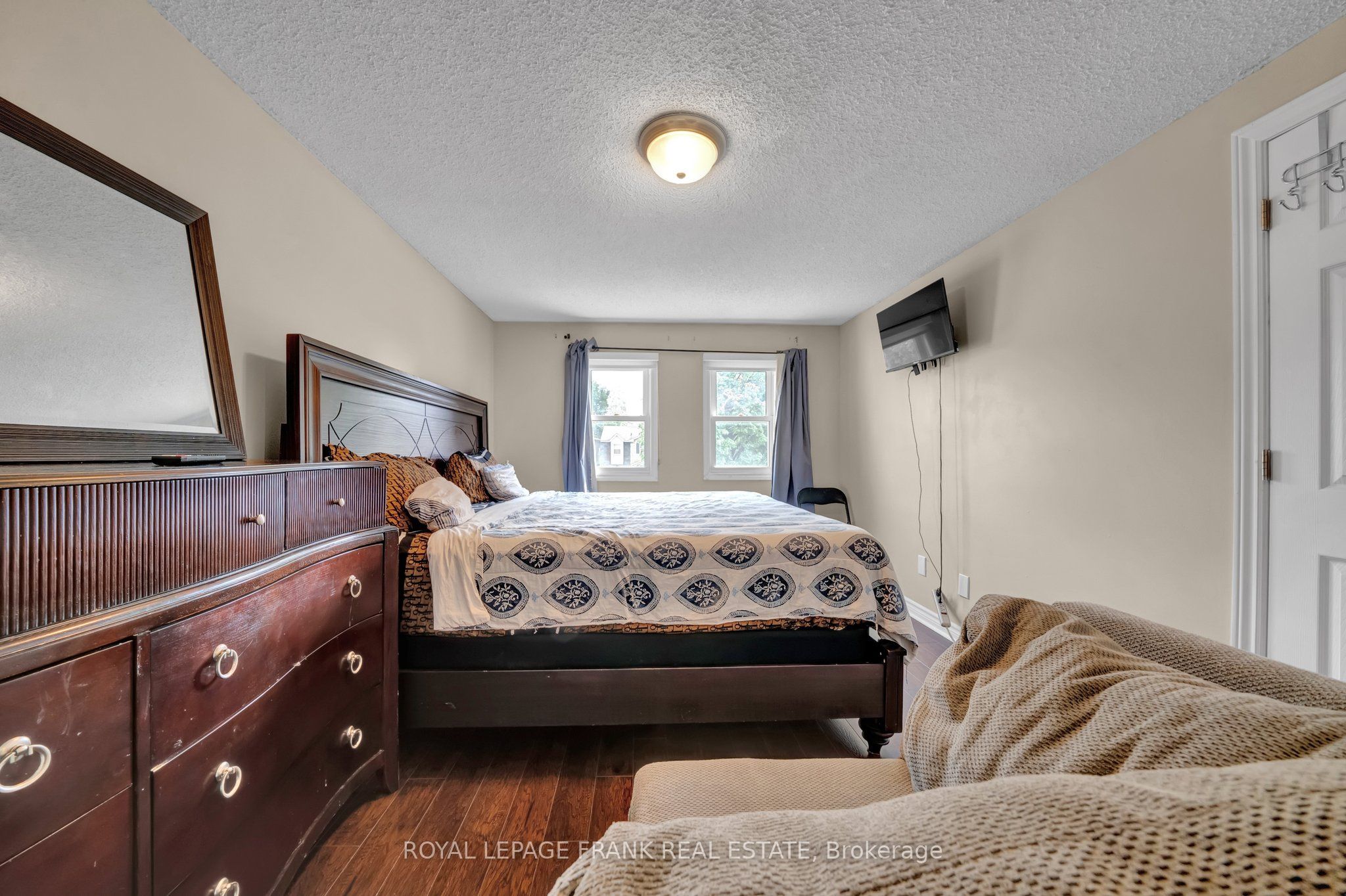 848 Attersley Drive Property Photo 26