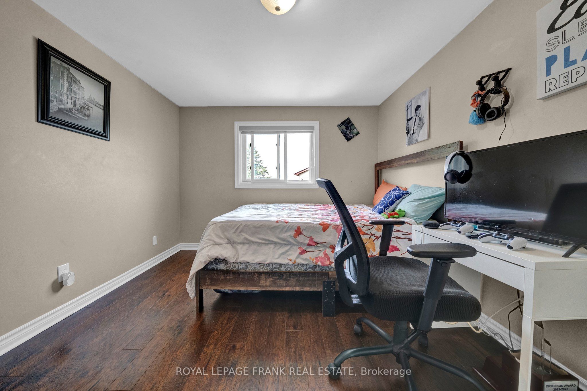 848 Attersley Drive Property Photo 28
