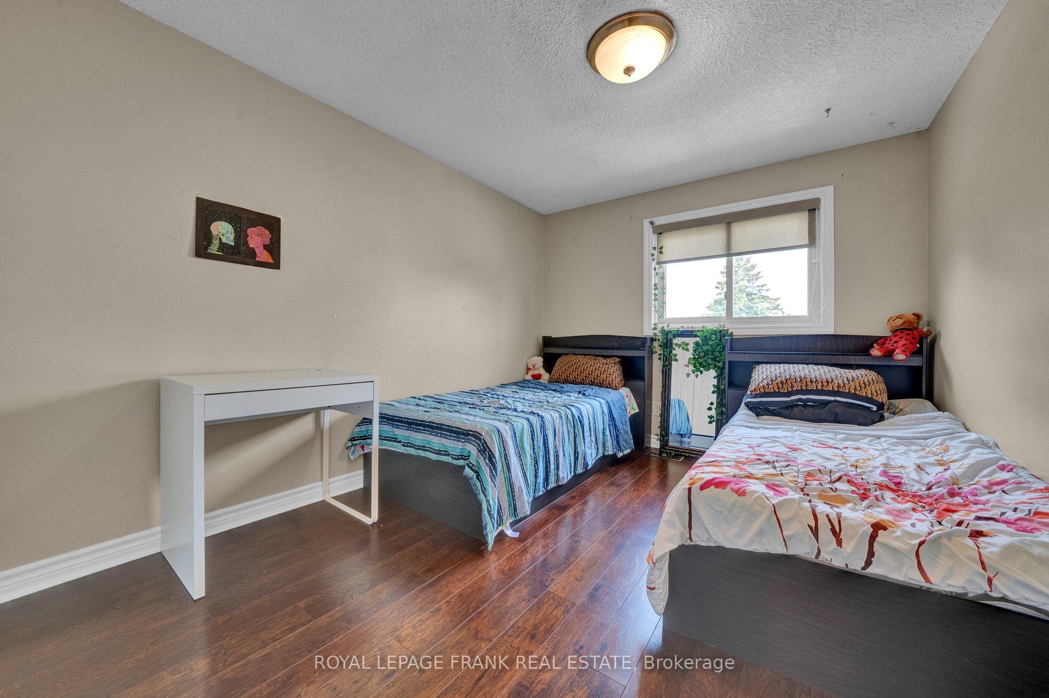 848 Attersley Drive Property Photo 29
