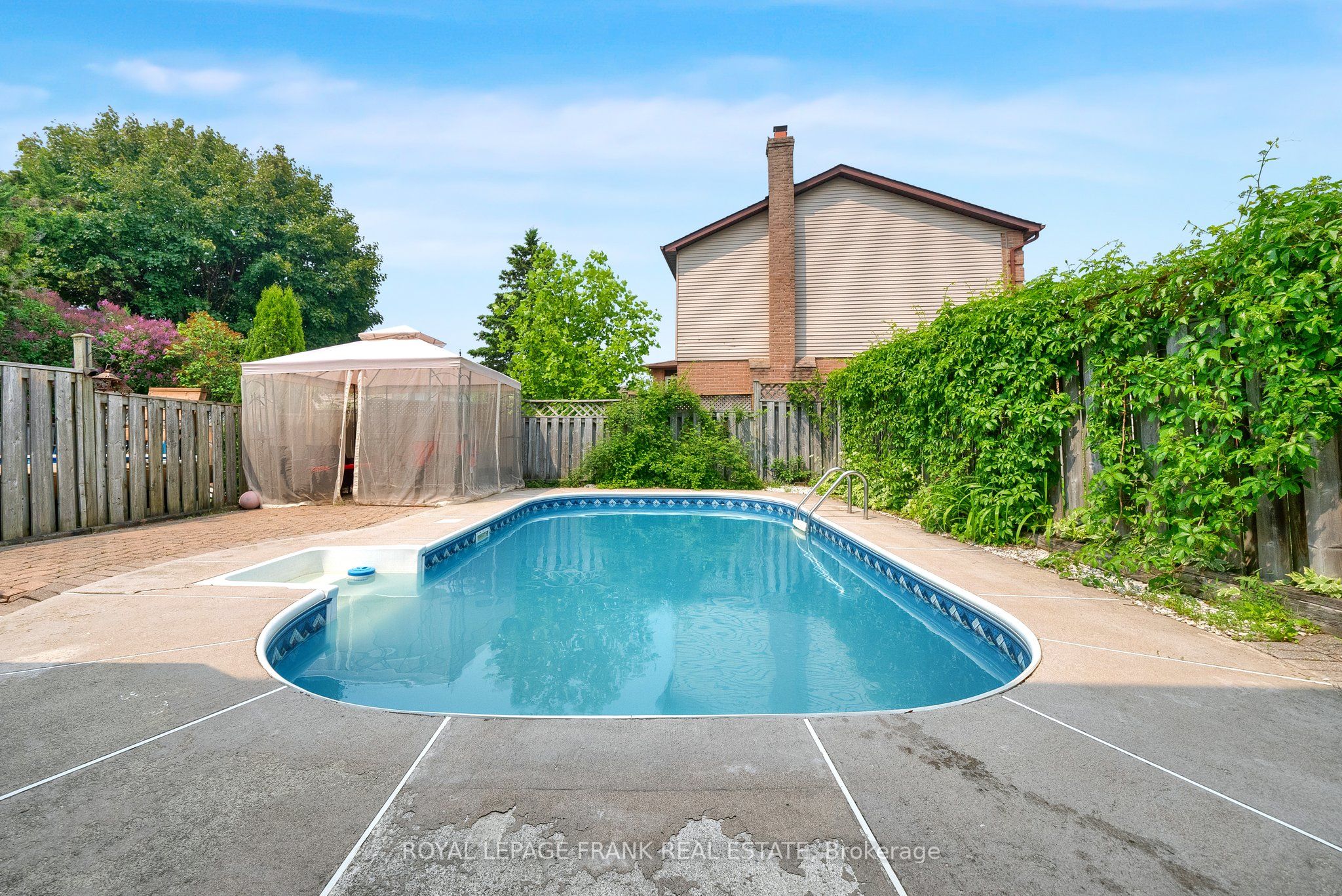 848 Attersley Drive Property Photo 37