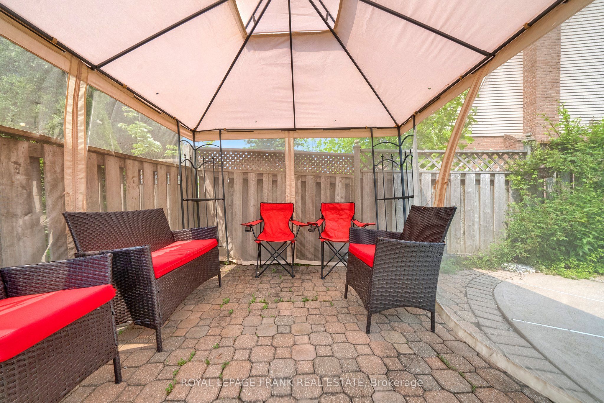 848 Attersley Drive Property Photo 39