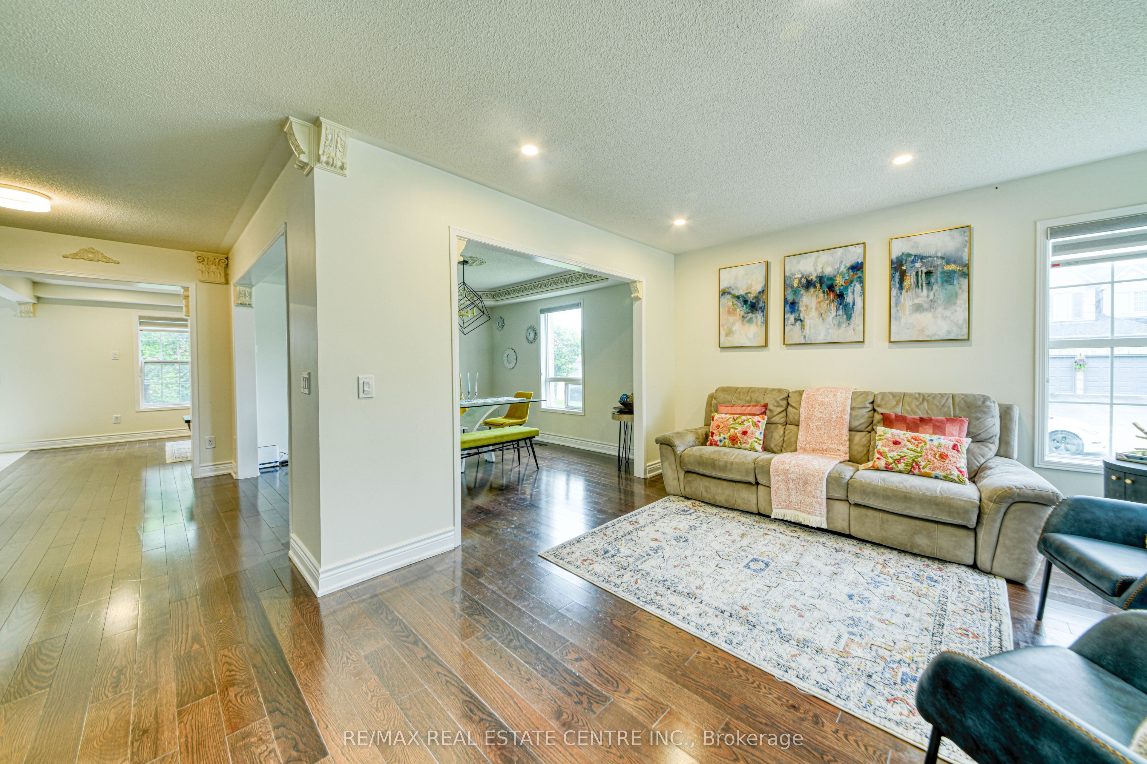 3100 Country Lane Property Photo 6