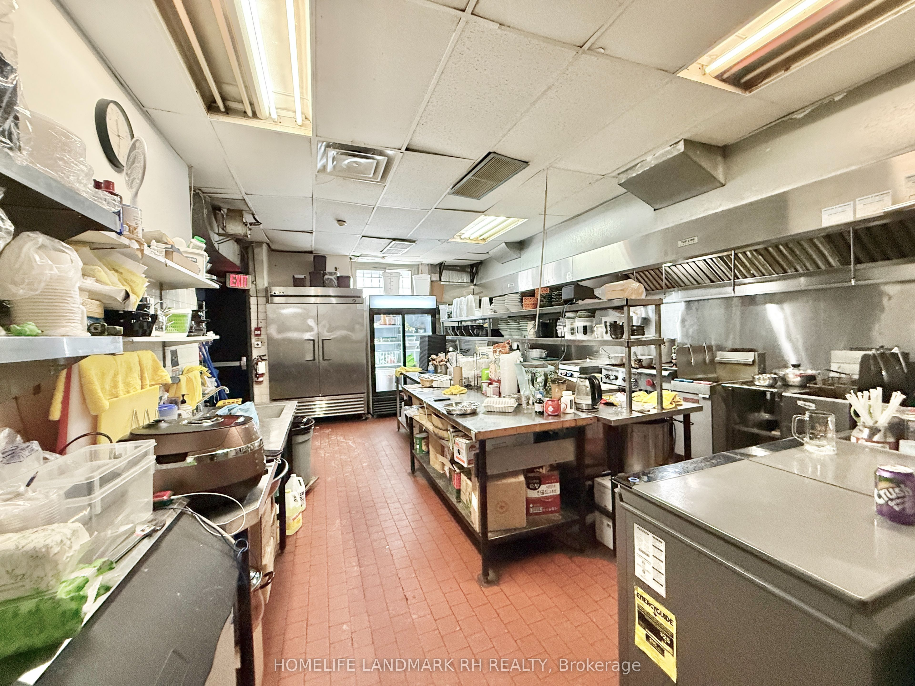 105-107 Brock Street S Property Photo 9