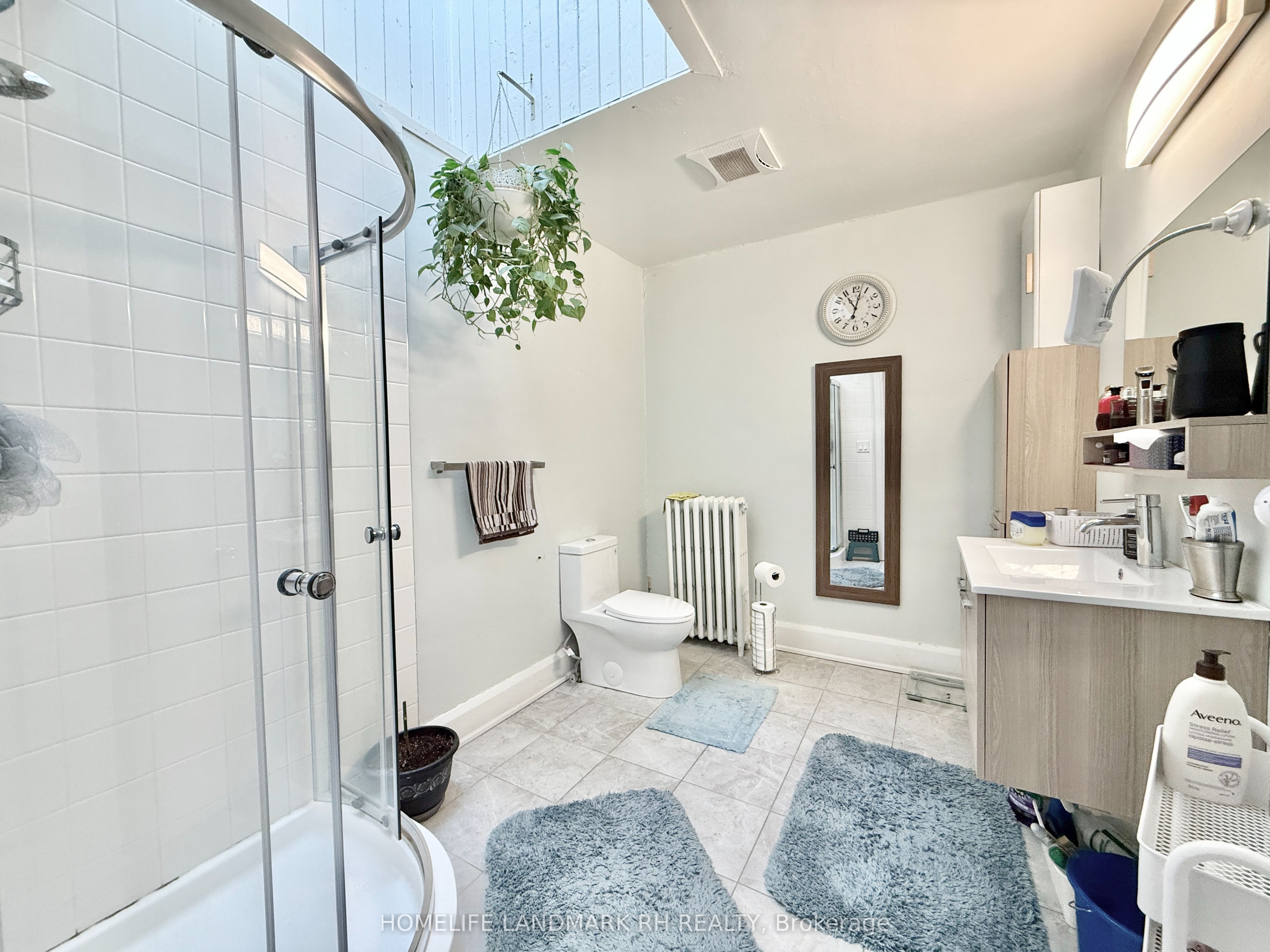 105-107 Brock Street S Property Photo 15