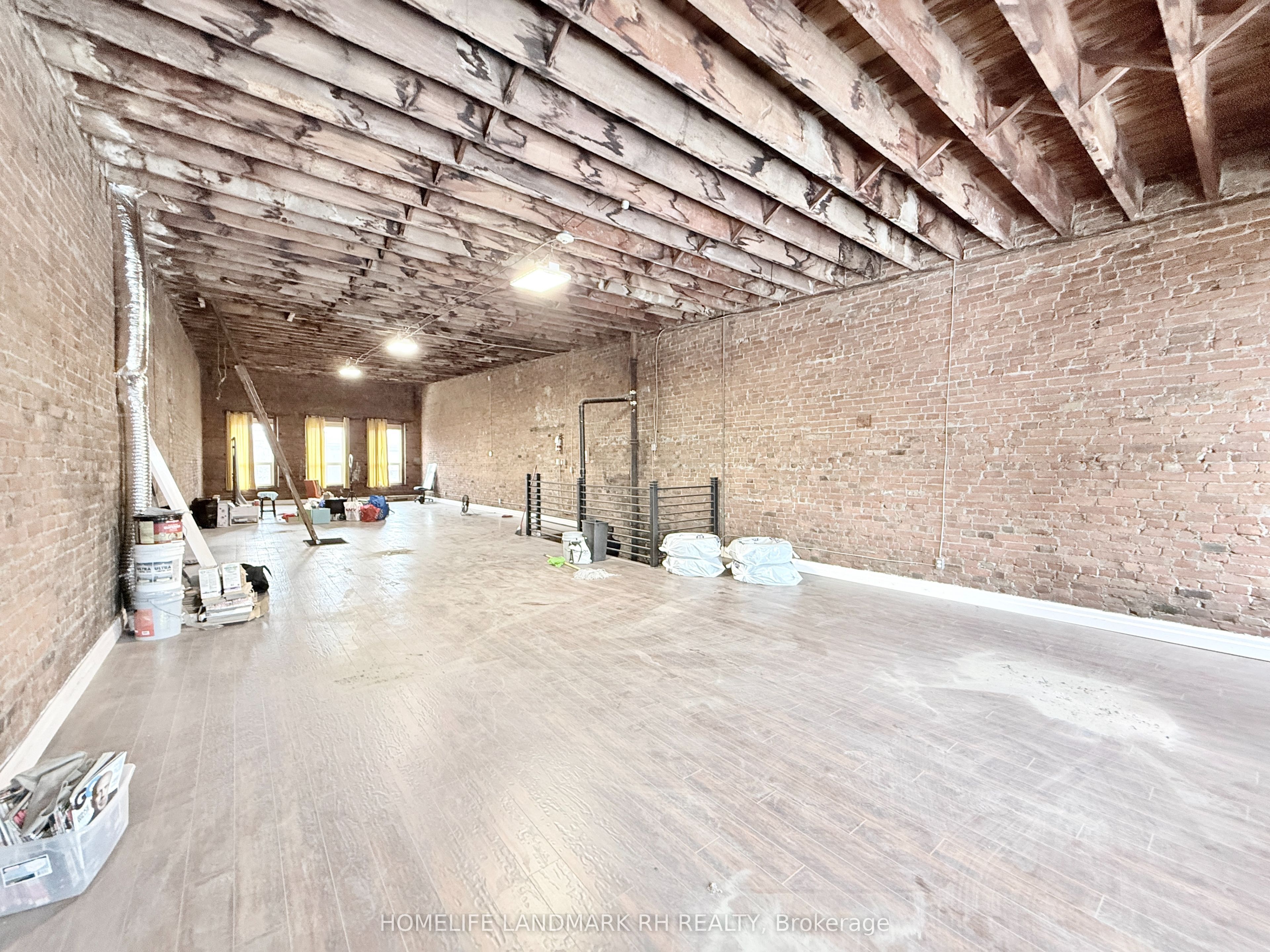 105-107 Brock Street S Property Photo 34