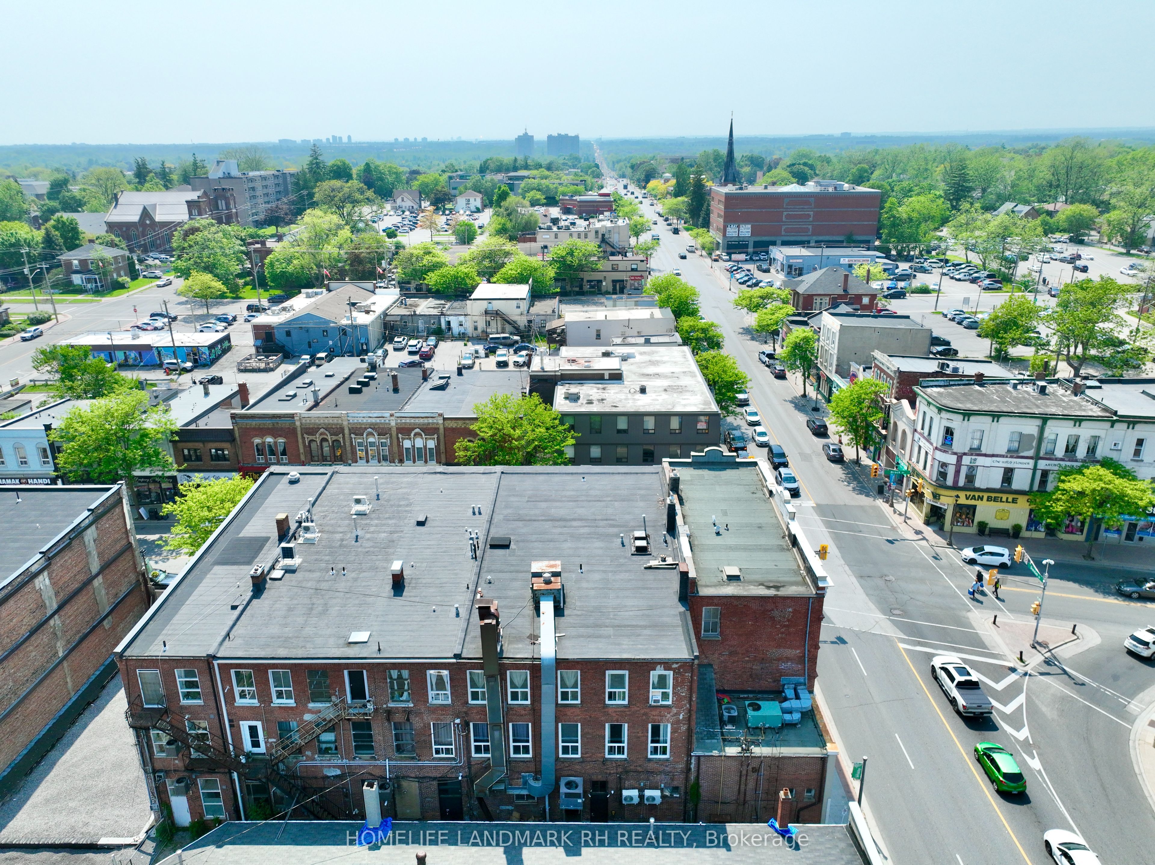 105-107 Brock Street S Property Photo 35