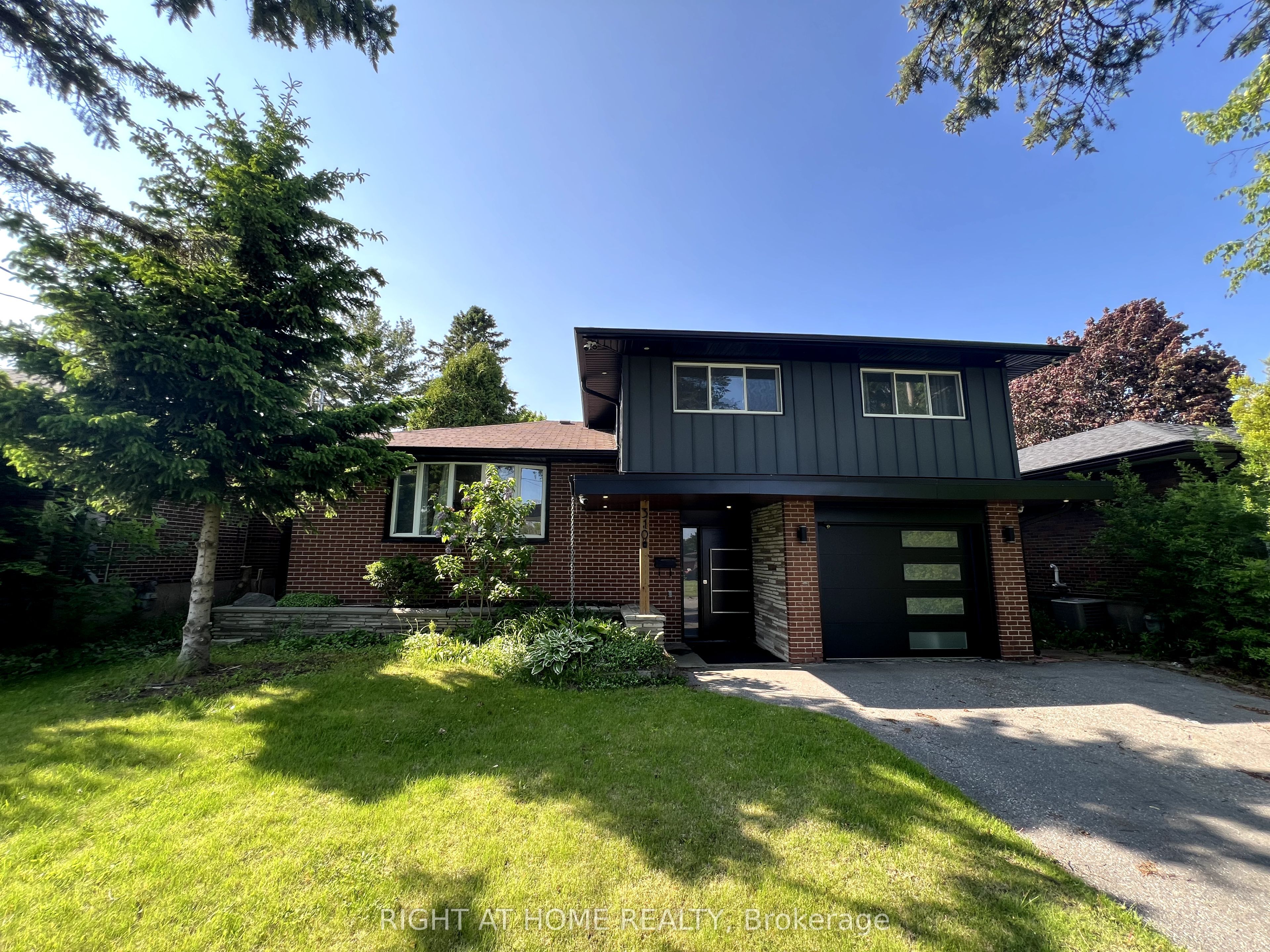310 Admiral Road Property Photo 1