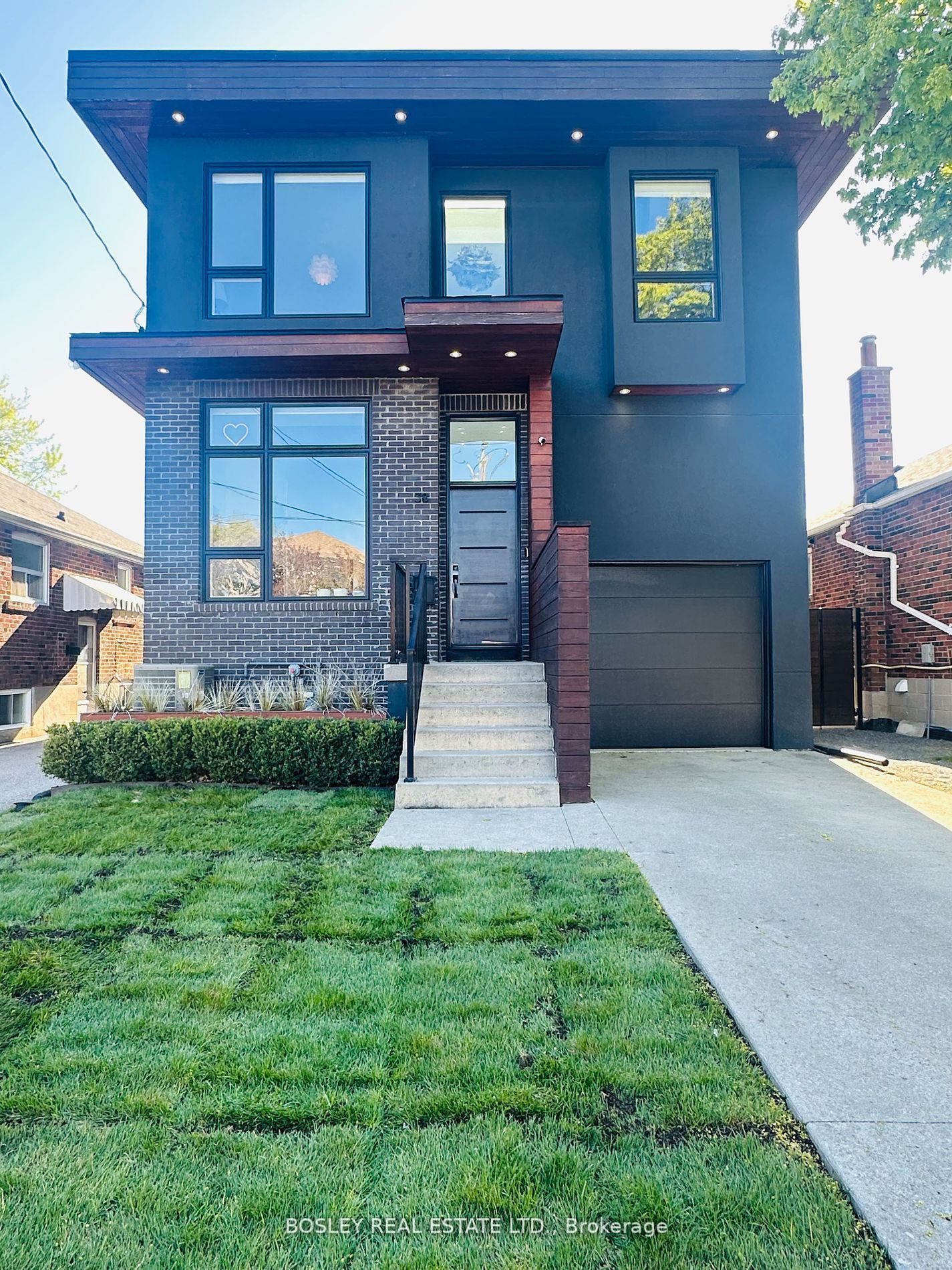 38 Roblin Avenue Property Photo 1
