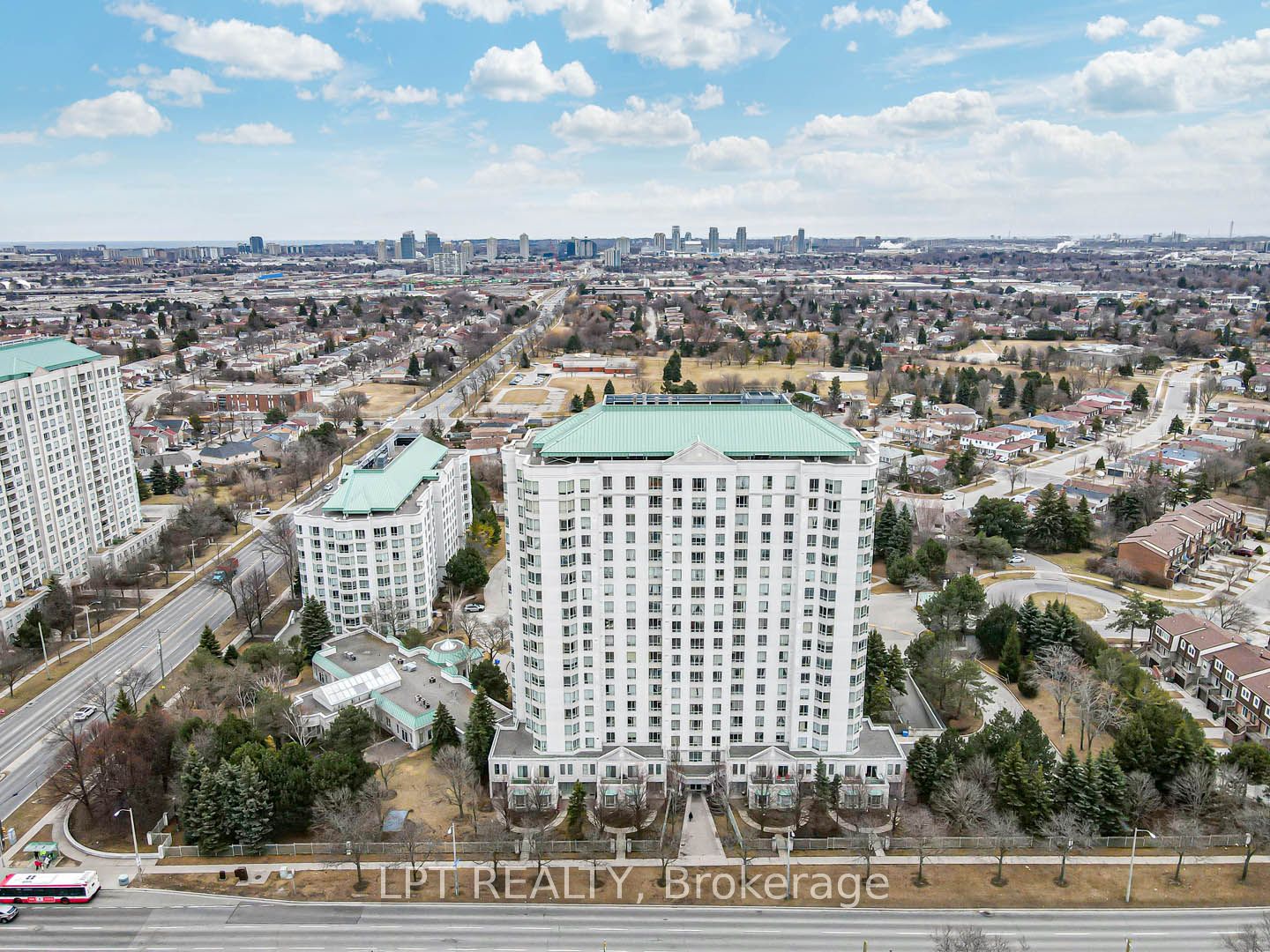 5001 Finch Avenue E 1003 Property Photo 3