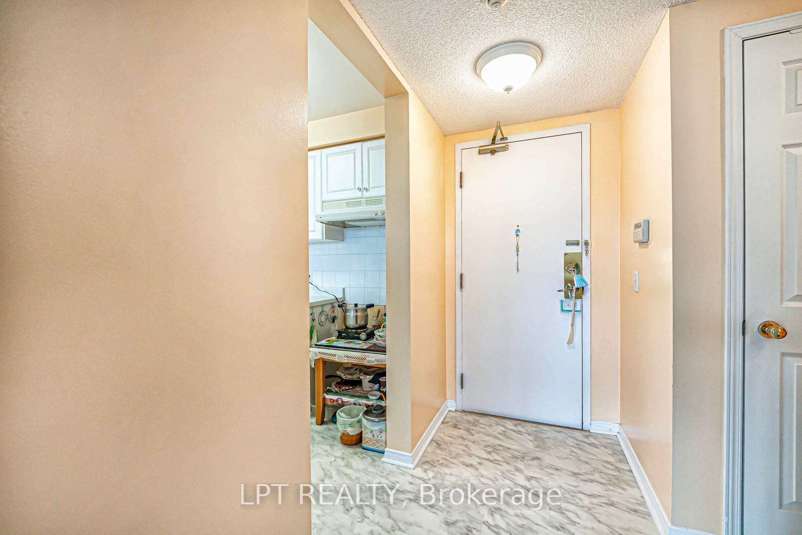 5001 Finch Avenue E 1003 Property Photo 6