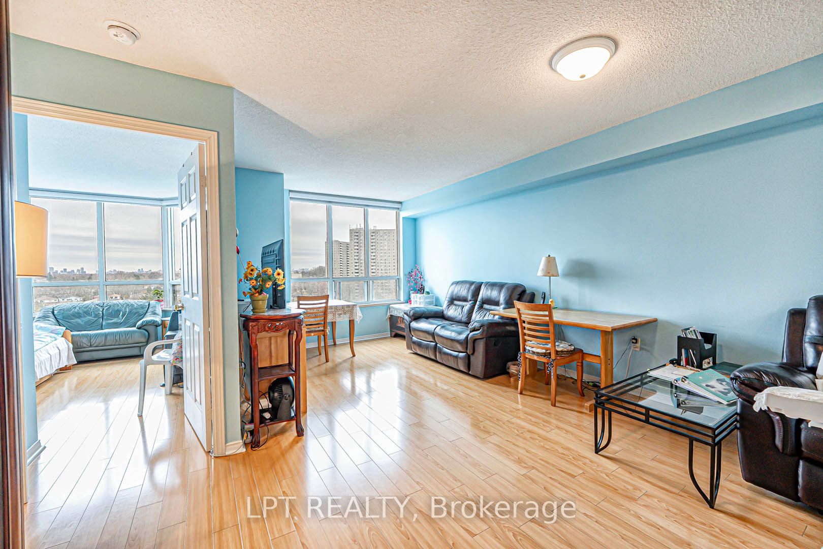 5001 Finch Avenue E 1003 Property Photo 7