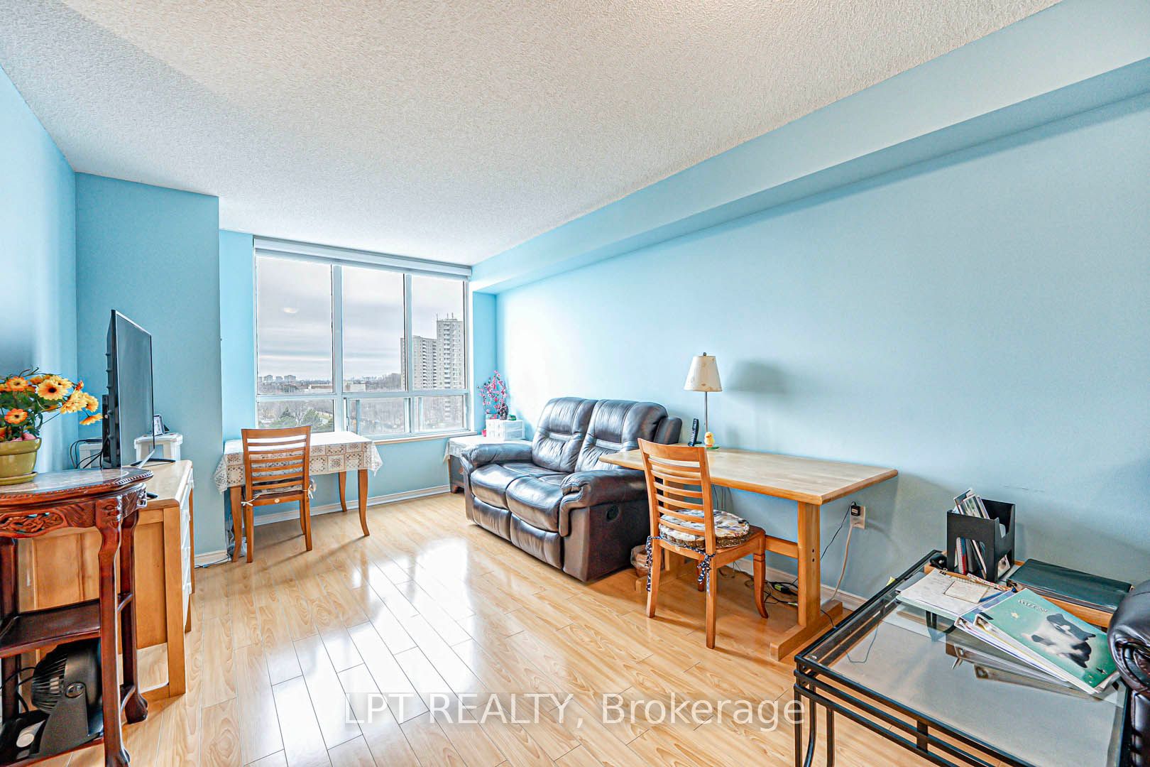 5001 Finch Avenue E 1003 Property Photo 8