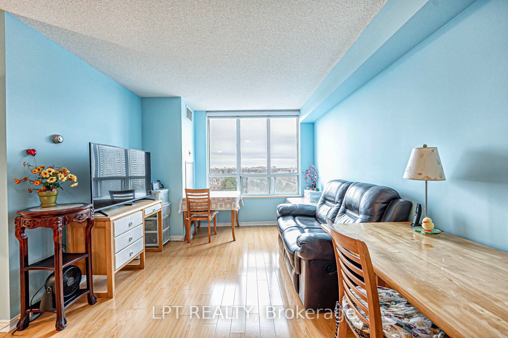 5001 Finch Avenue E 1003 Property Photo 9