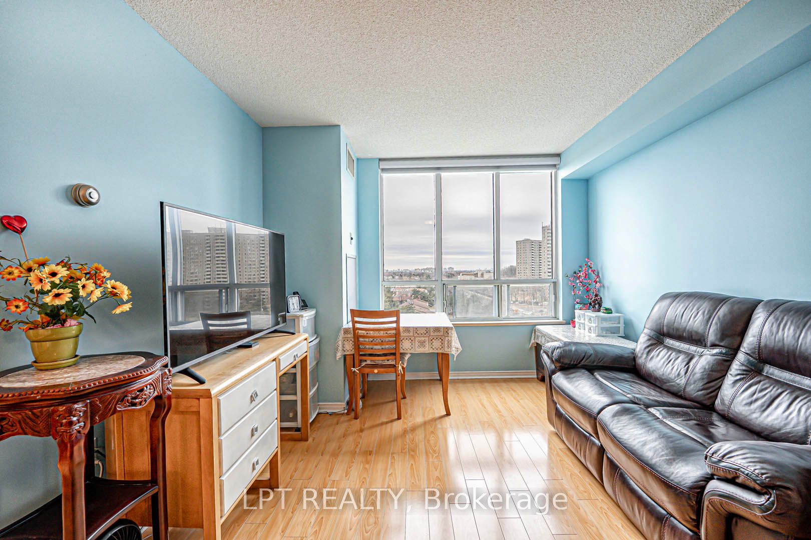 5001 Finch Avenue E 1003 Property Photo 10