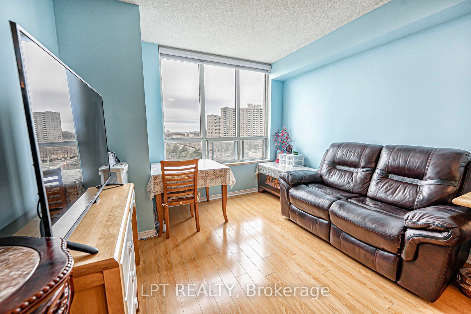 5001 Finch Avenue E 1003 Property Photo 11