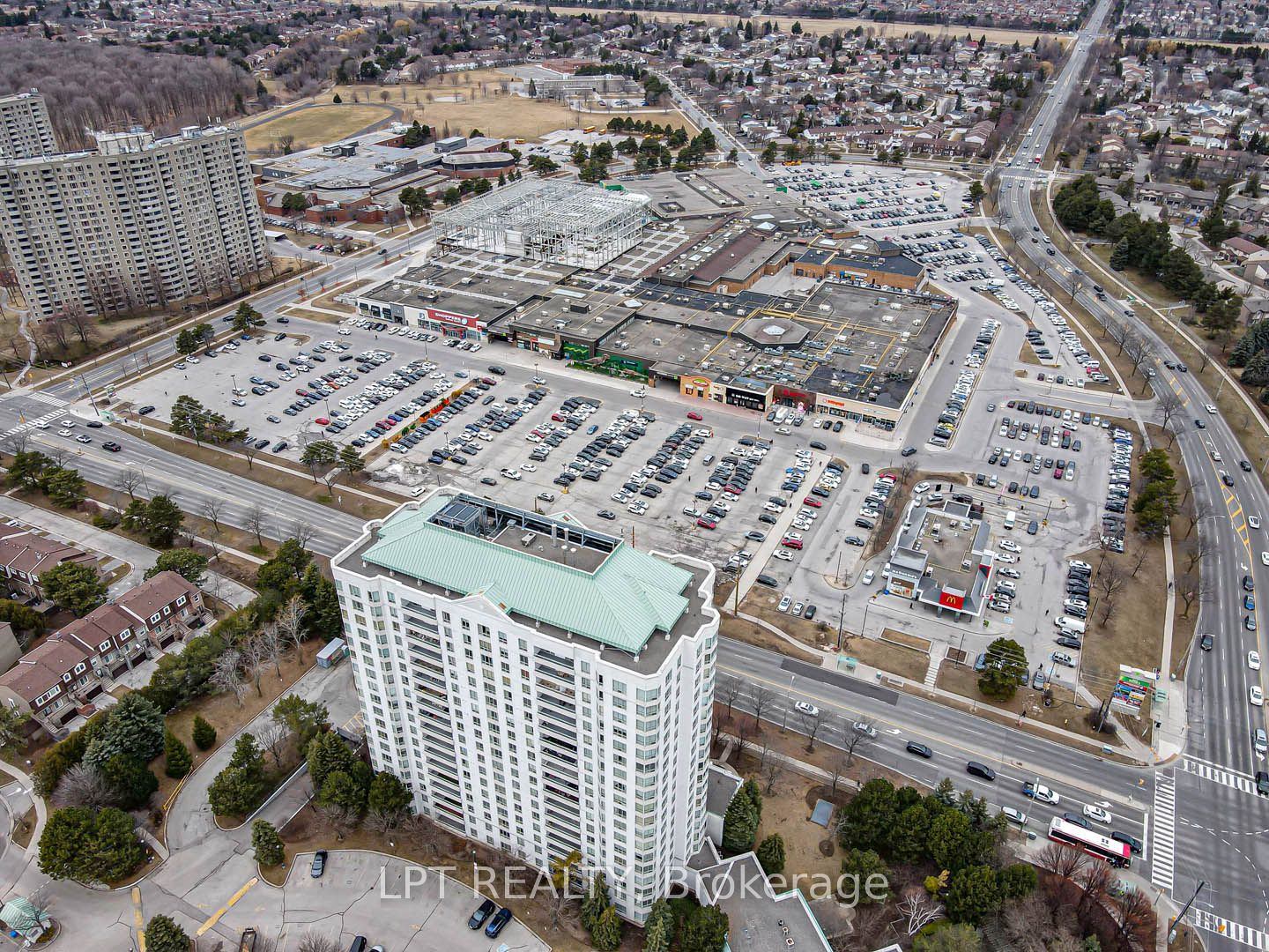 5001 Finch Avenue E 1003 Property Photo 31