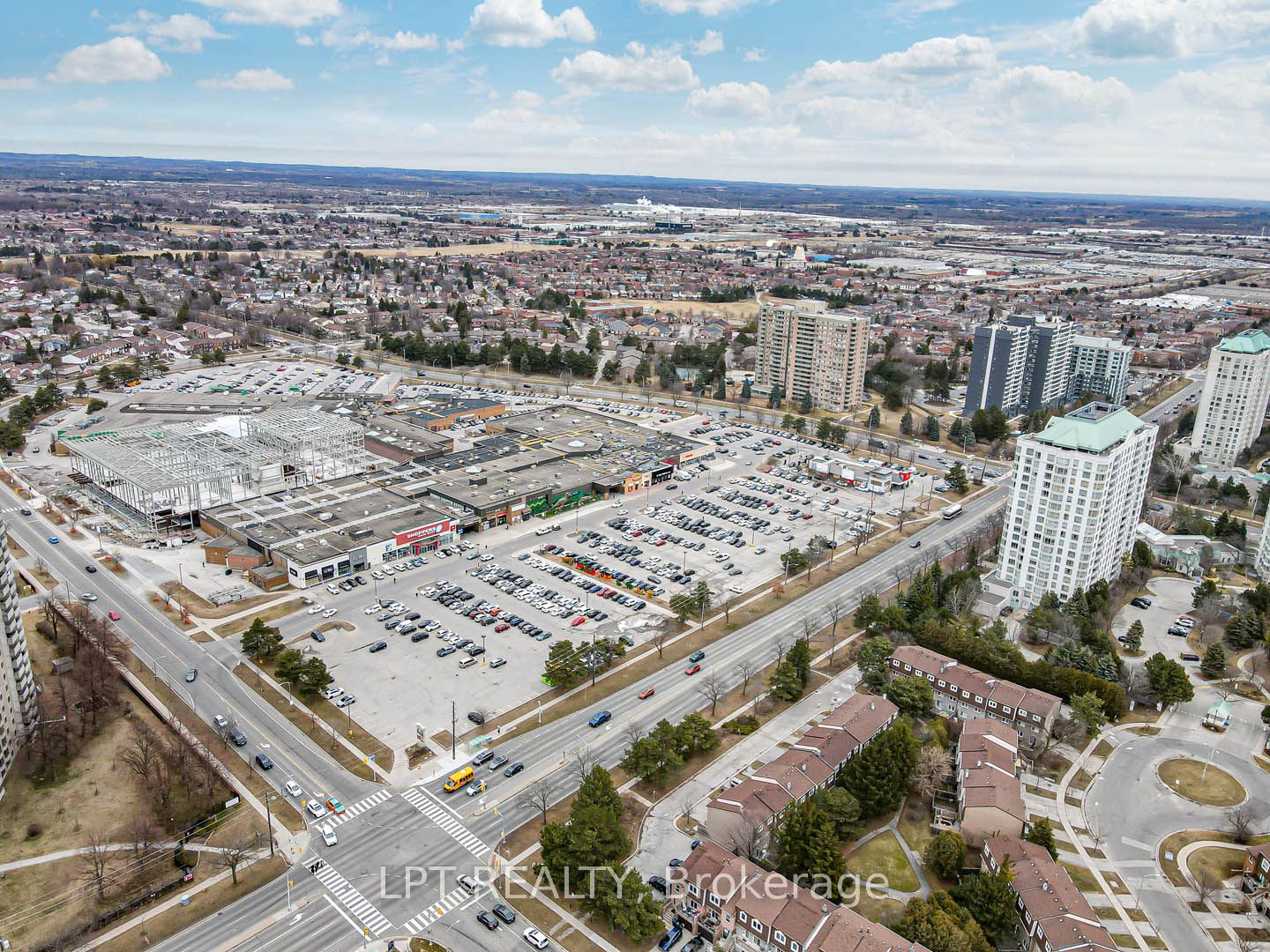 5001 Finch Avenue E 1003 Property Photo 32